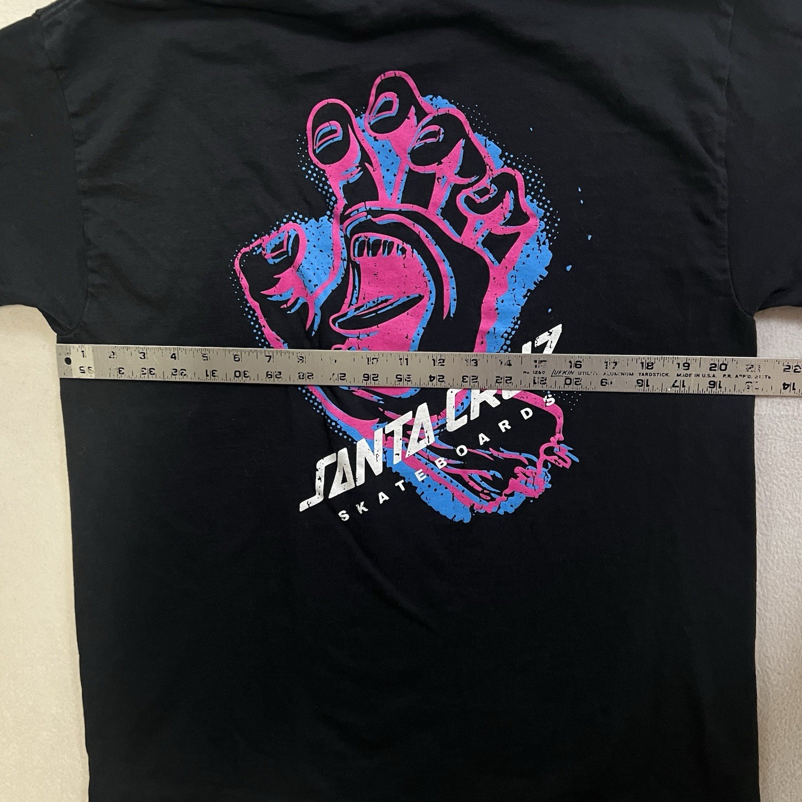 VTG Santa Cruz Skateboards Shirt Men’s Large Black Screaming Hand Neon Logo Y2K gallery
