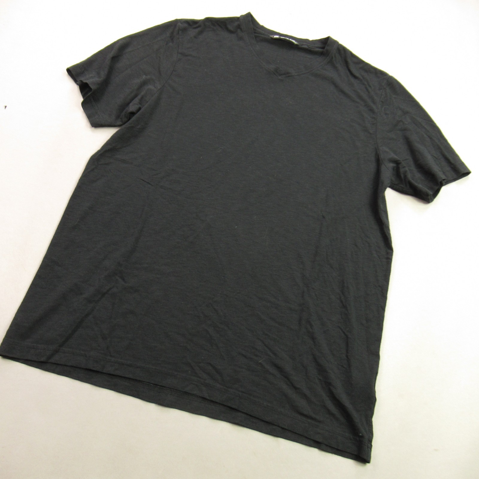 Travis Mathew Shirt Mens XL Short Sleeve V Neck Black Lightweight gallery