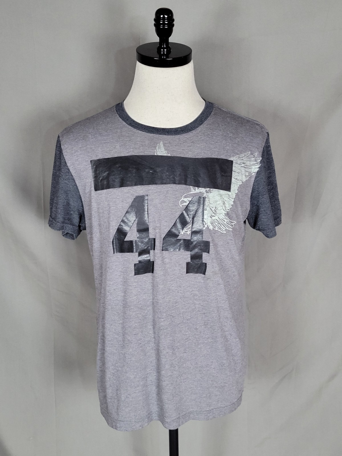 American Eagle Outfitters Men’s Medium Gray Classic Fit T-shirt Short-sleeve
