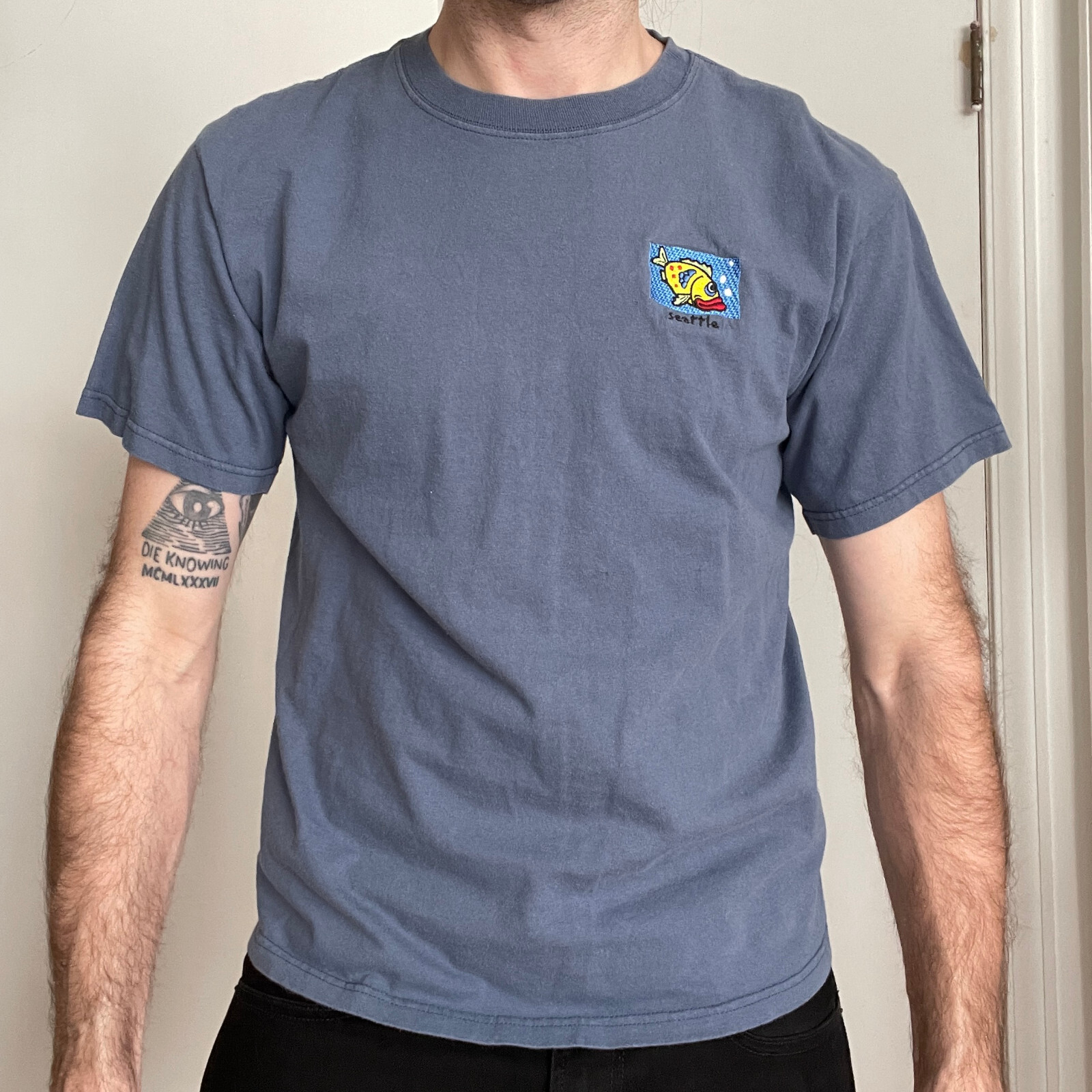 Vintage Seattle Washington Embroidered Tee Size Medium Anvil Blue Fish Y2K gallery