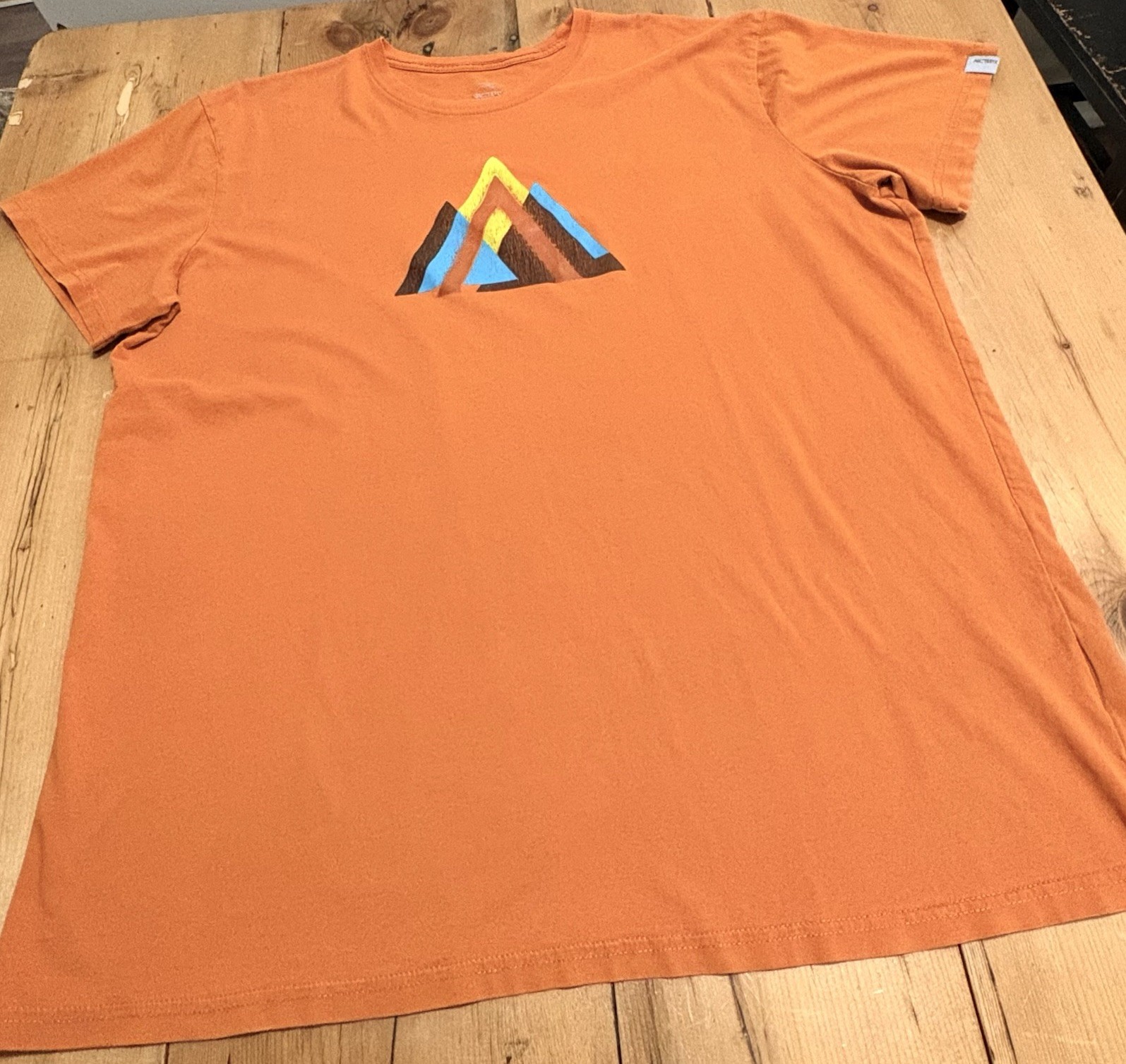 Arcteryx Men’s XXL T-Shirt Mountain Outdoor Athletic Shirt Orange 2XL Arc’teryx gallery