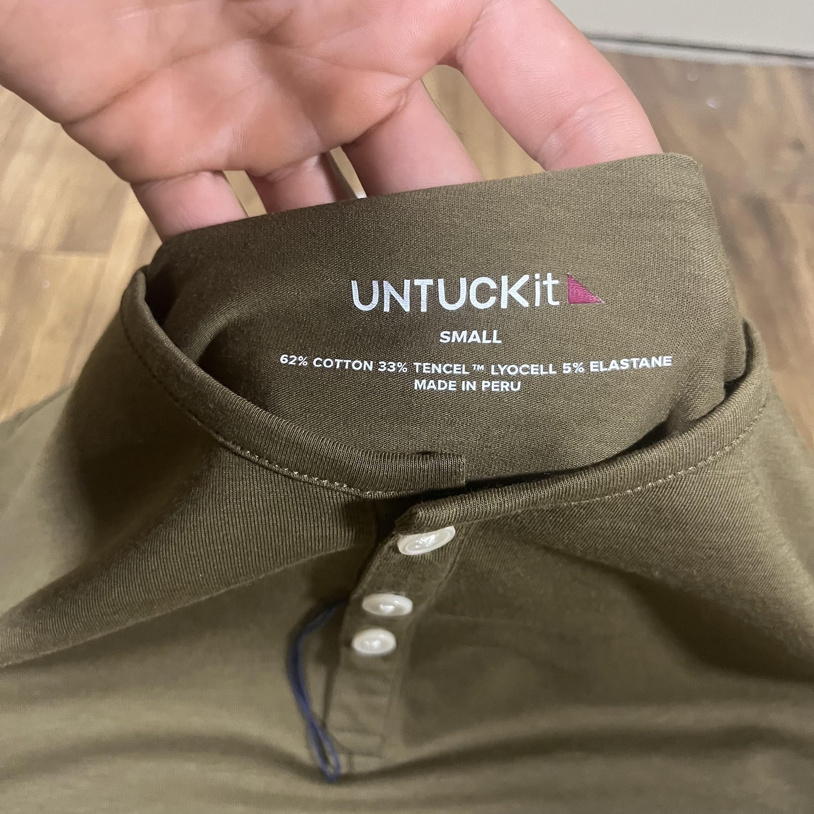UNTUCKit Shirt Mens Small Green Long Sleeve Henley Stretch Tagless Cotton Blend gallery