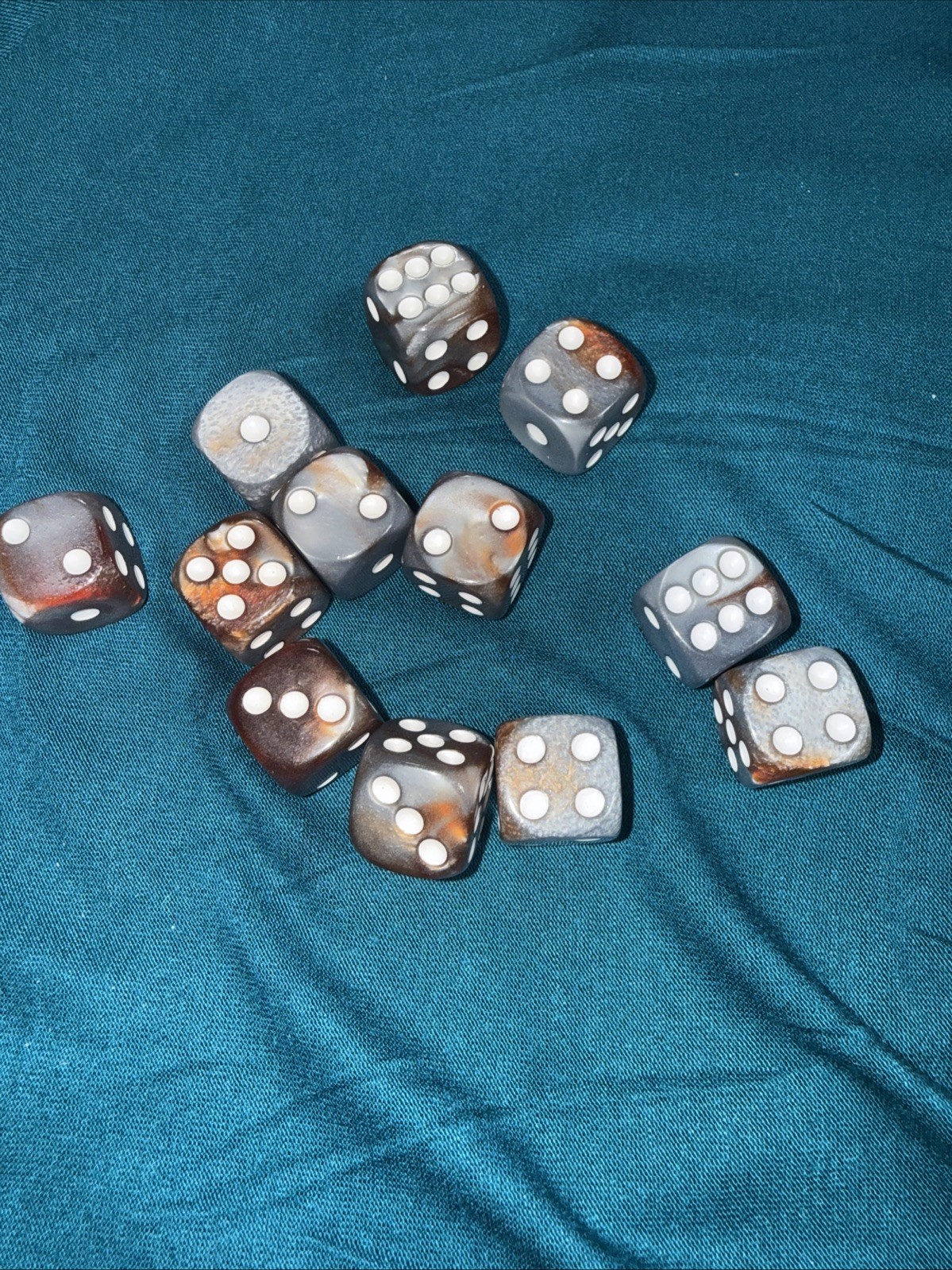 Dice D6 Set Of 12 Swirled Dice 16mm Bronze And Silver With White Pips