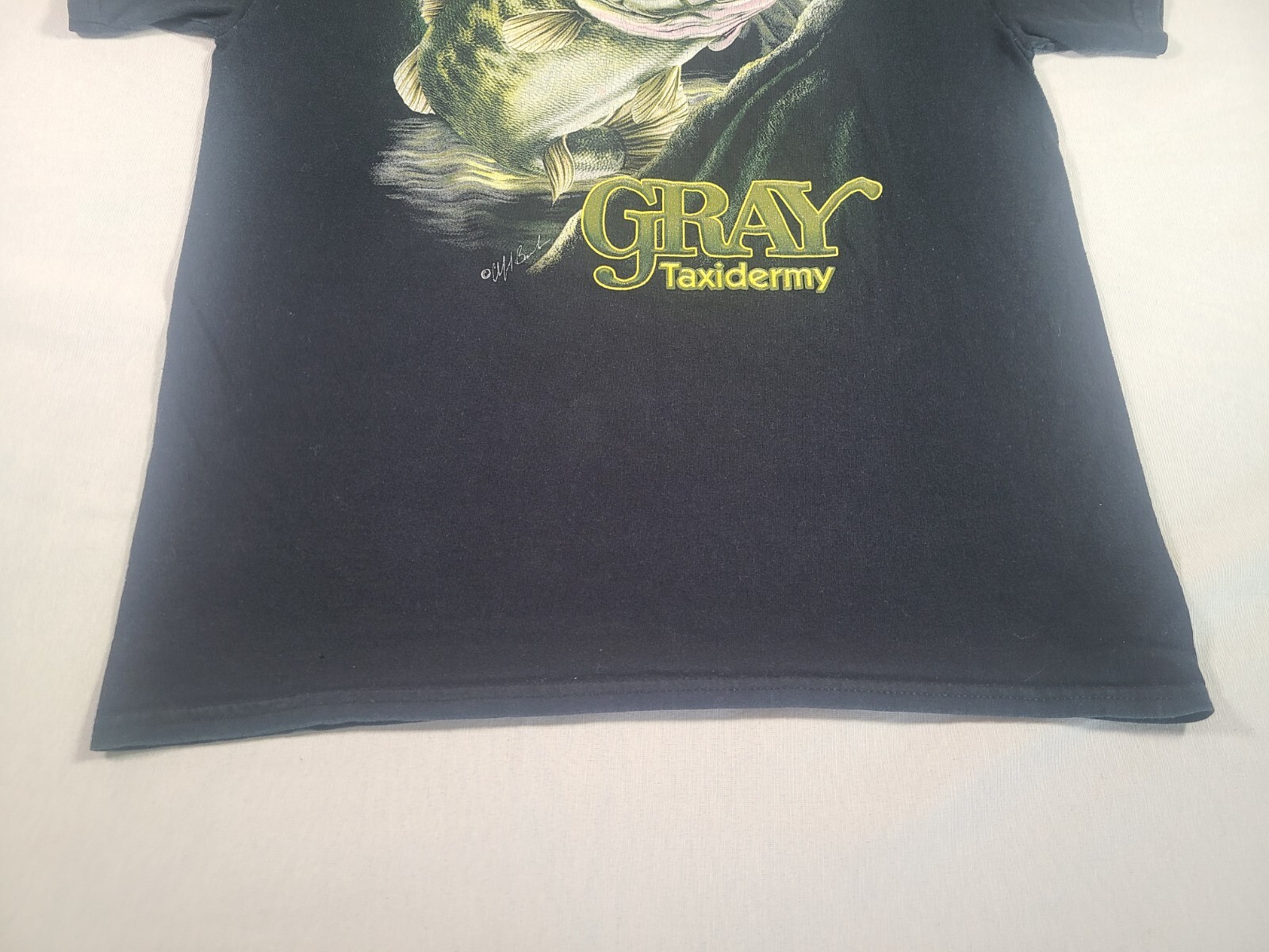 Bass Fishing Shirt Mens Medium Black Gray Taxidermy Classic Outdoor Tee gallery