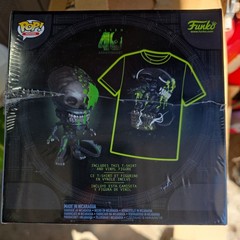 Alien Funko Pop 40th Anniversary Target Exclusive Collectors Ed. w/ Large Shirt