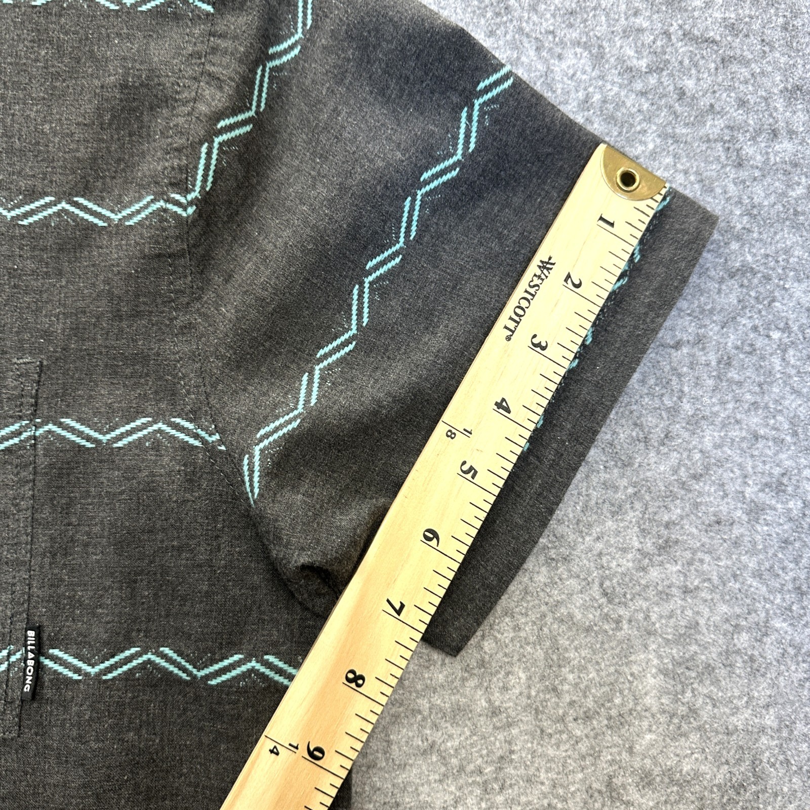 Billabong Button Up Shirt Mens Medium Gray Teal SW Chevron Stripe Surfer Skater gallery