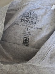 Men’s Prana Basic V Tshirt Size Large
