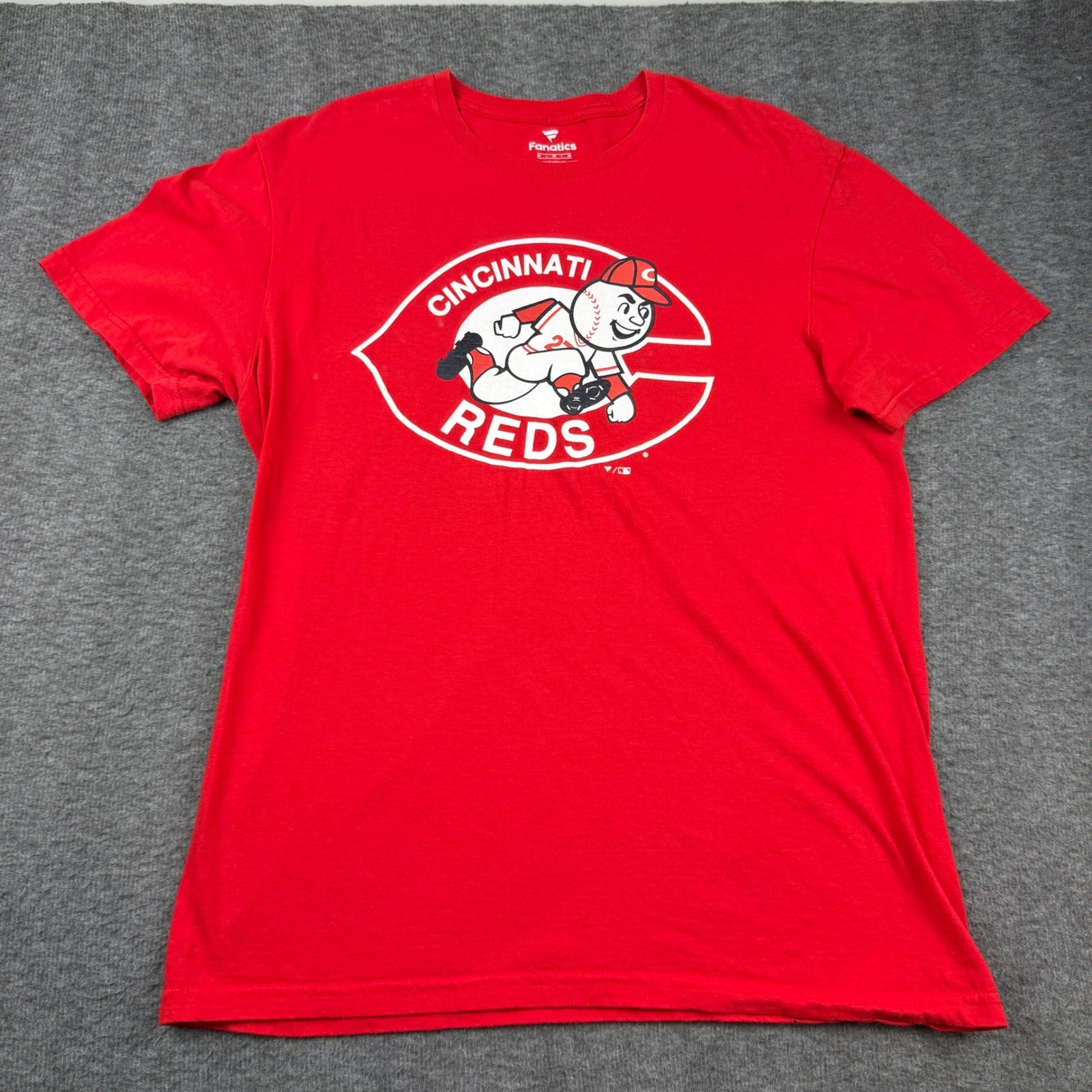 Fanatics T-Shirt Men's Medium Red Cincinnati Reds Mr Redlegs MLB Baseball Tee gallery