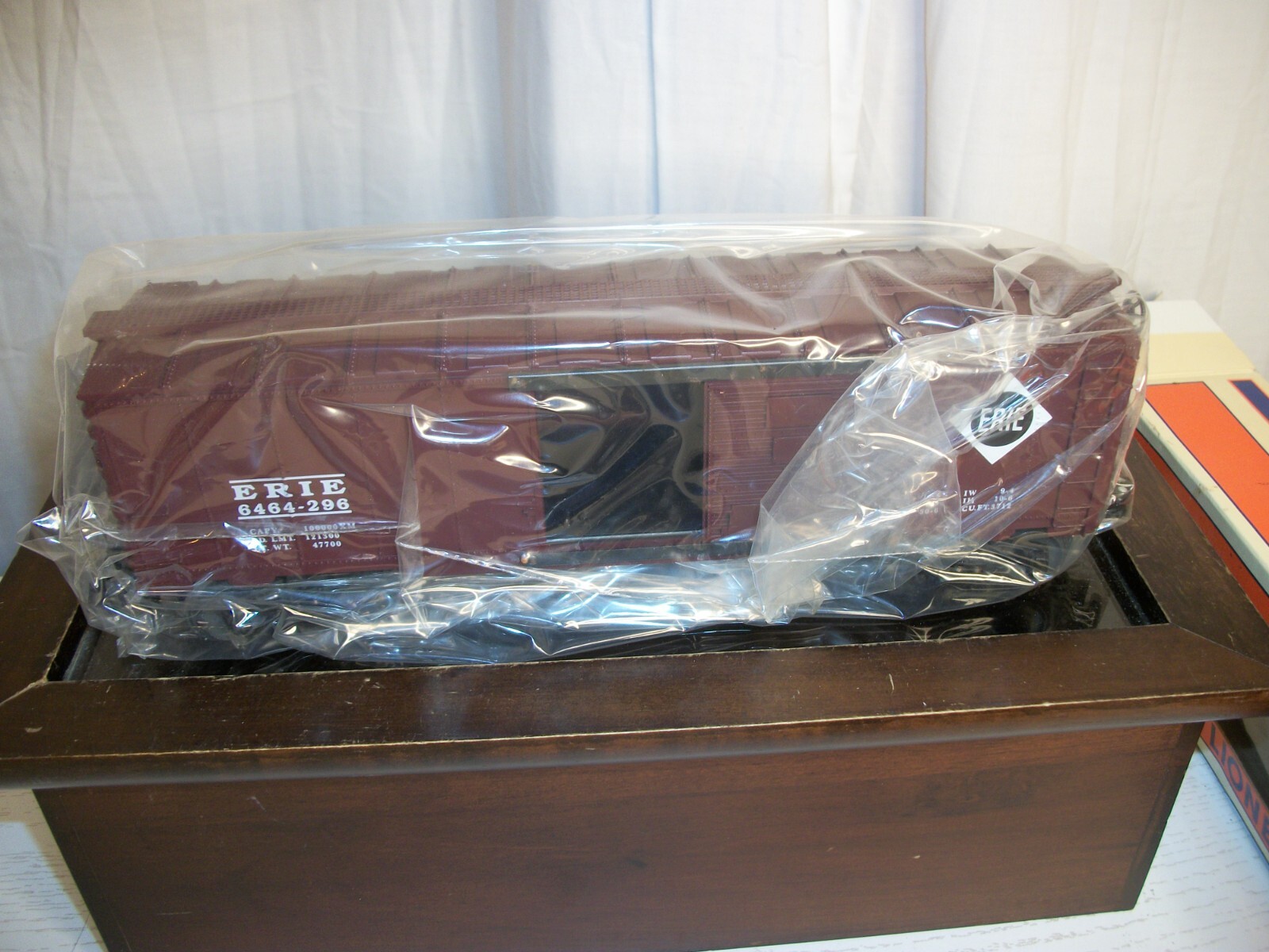 Lionel O # 6-19283 Erie Boxcar NEW with BOX