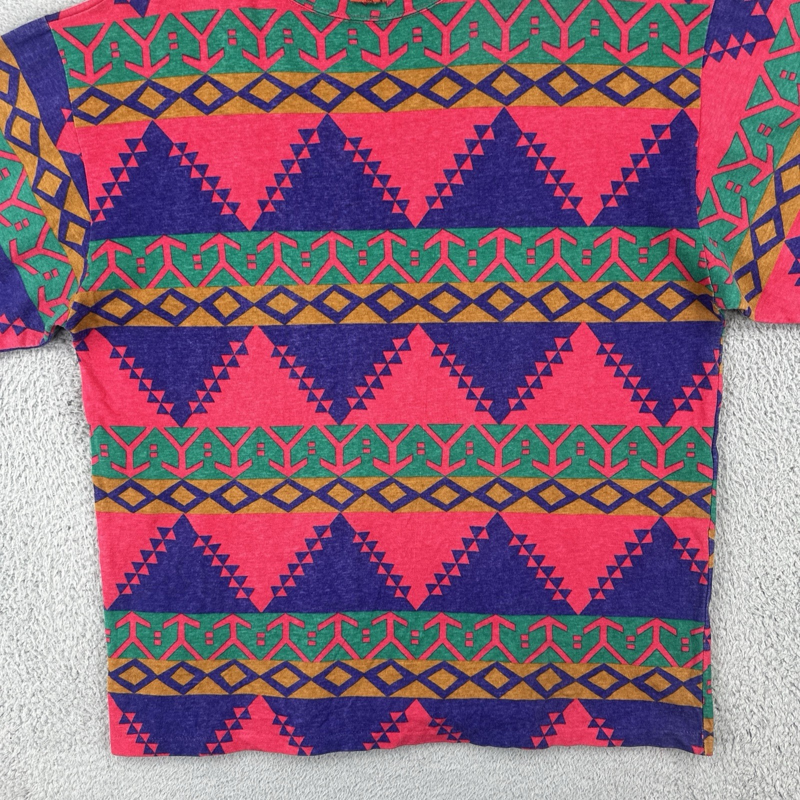 Vtg Fast 90s Boxy Adult L- XL T Shirt Southwestern Design AOP Colorful Hip Hop gallery