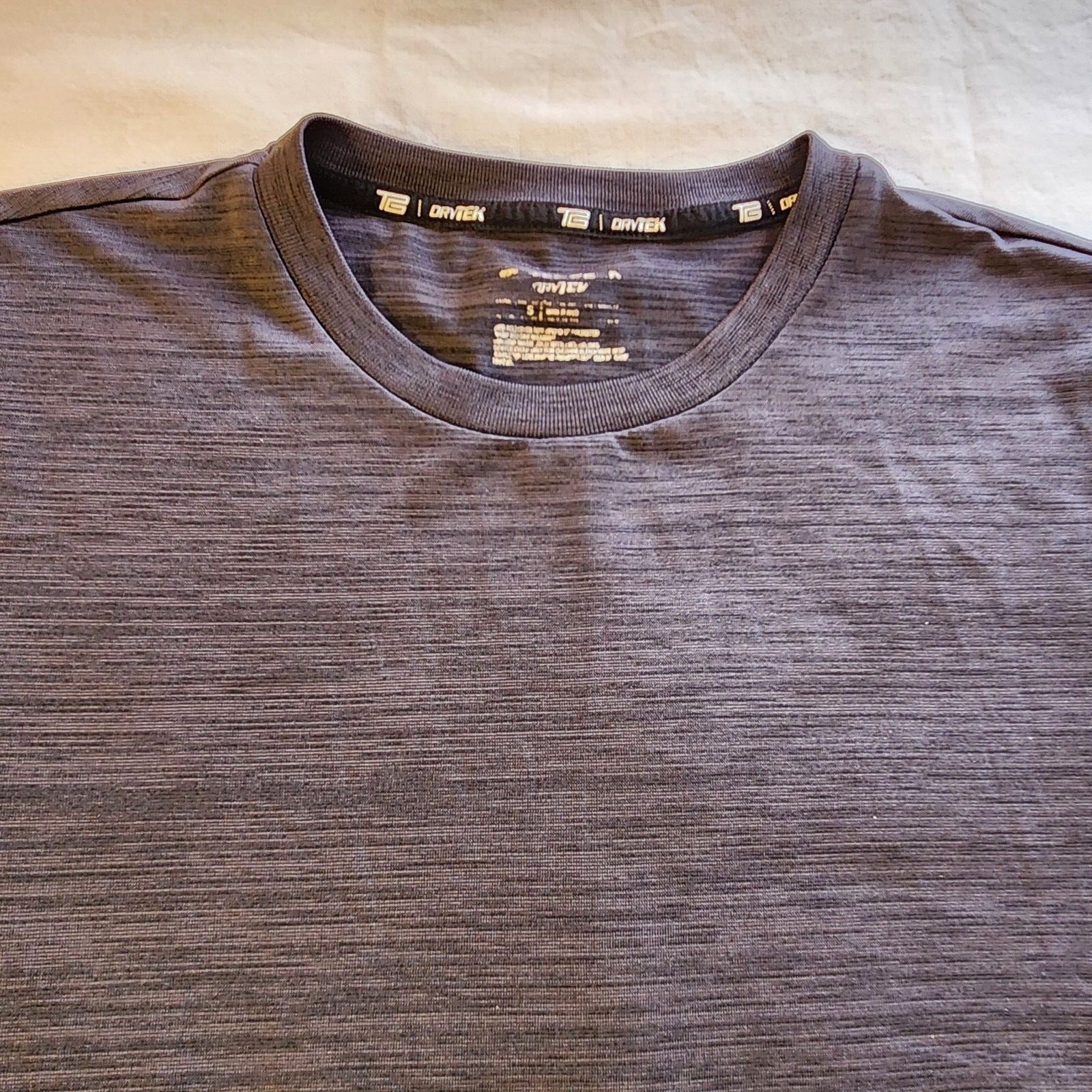 Mens Tek Gear T-Shirt Size Small DryTek Charcoal Gray Crew S/S gallery