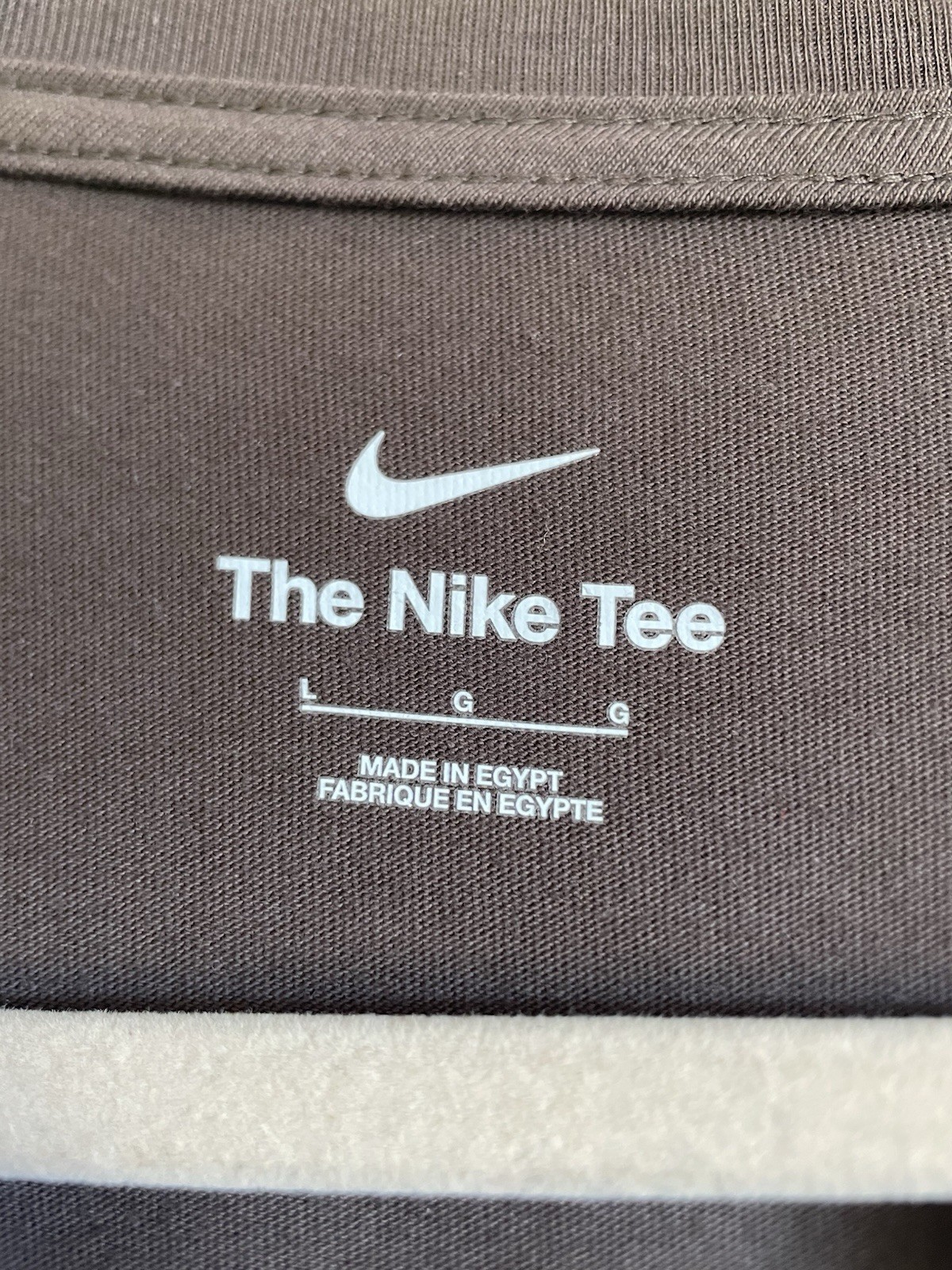 Nike The Nike Tee Graphic Print Logo Crew Neck Short Sleeve T-Shirt Brown L gallery