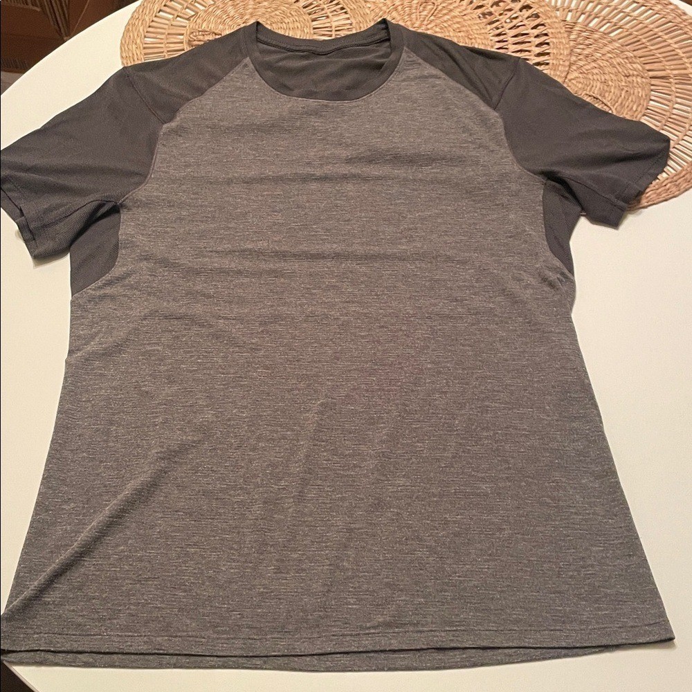 Lululemon Men's Gray Tee See Measurement gallery
