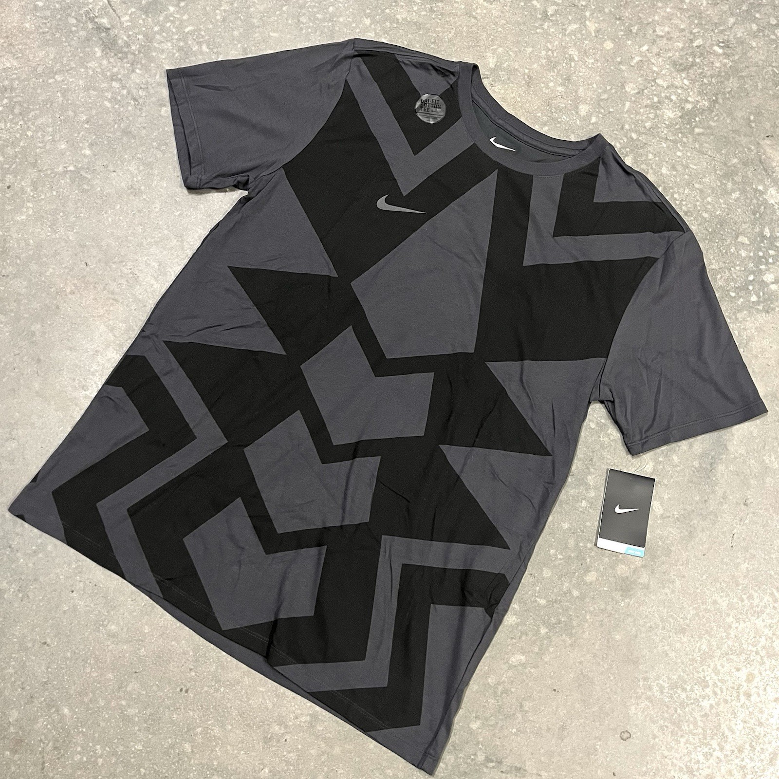Nike Running T Shirt Men's Sz L Black Dri Fit 3M Reflect Fitness Gym Run NEW gallery