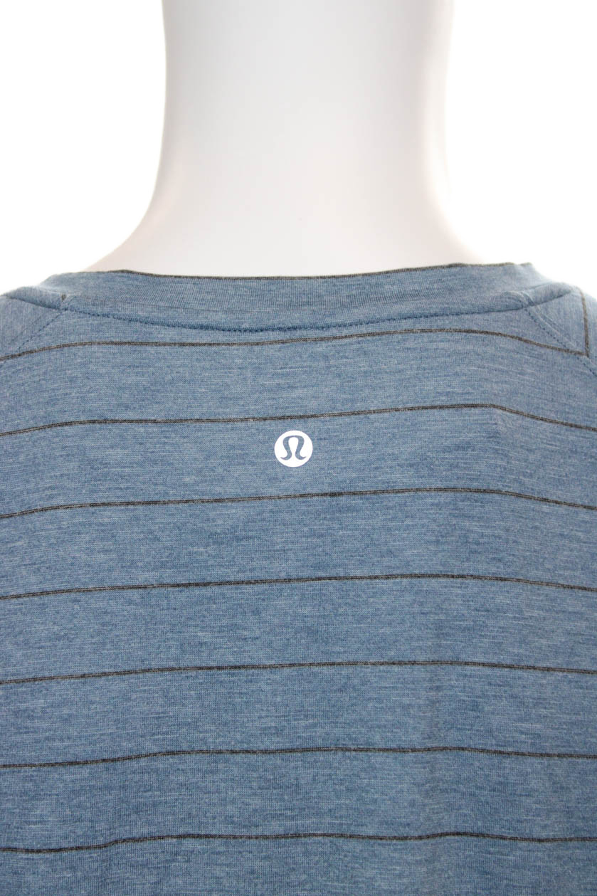 Lululemon Mens Blue Striped V-Neck Short Sleeve Nylon Blend T-Shirt Size XL gallery