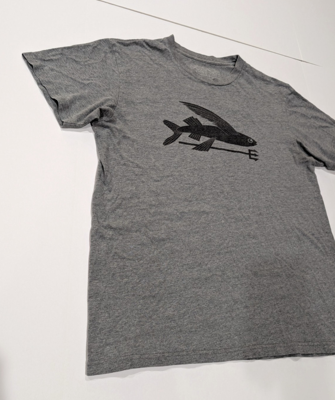 Patagonia Flying Fish Organic Grey Short Sleeve T-Shirt Men's Slim Fit Large gallery