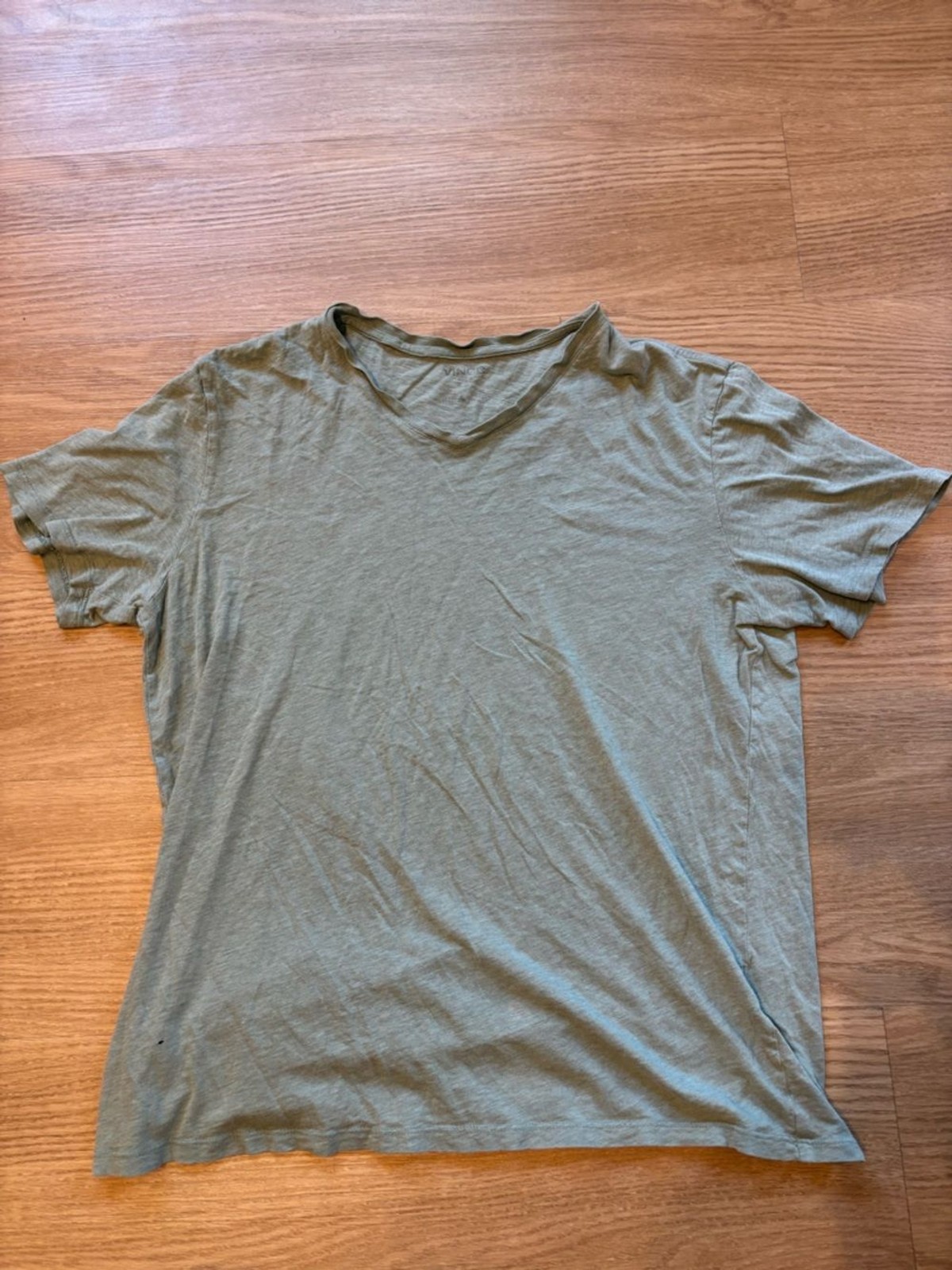 VINCE Men’s Medium 100% Cotton Short Sleeve T-Shirt V-Neck Teal Distressed