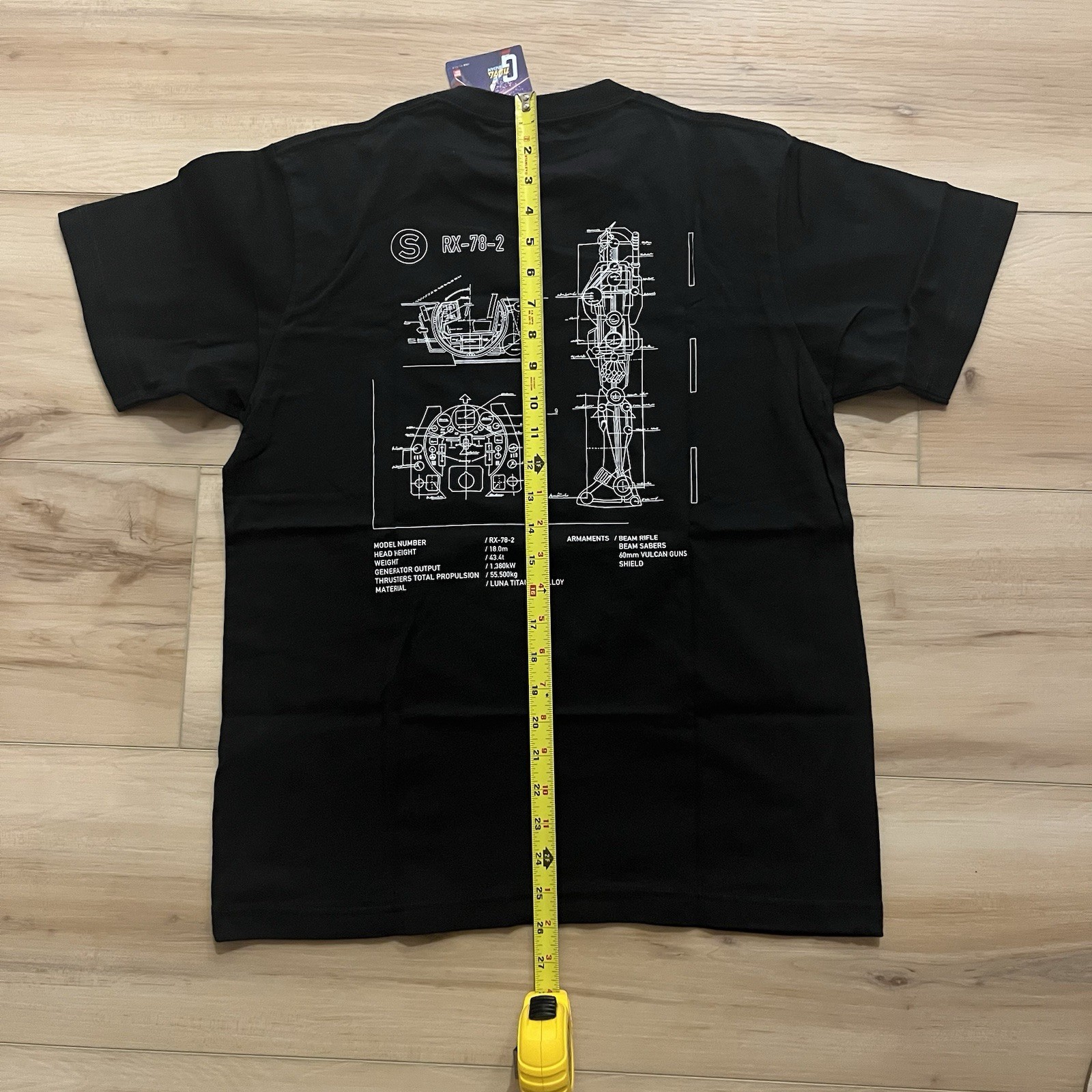 Uniqlo Gundam T-Shirt Black Size M gallery