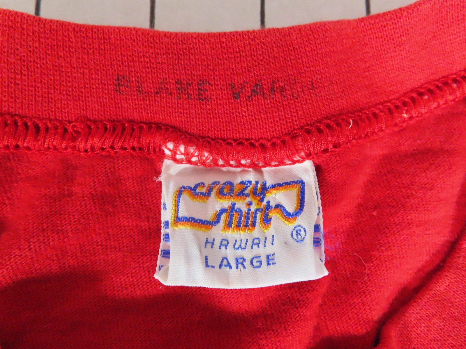 VTG A Boy Named Sioux's Bar Grill T-Shirt Size L Red Indian *READ* gallery