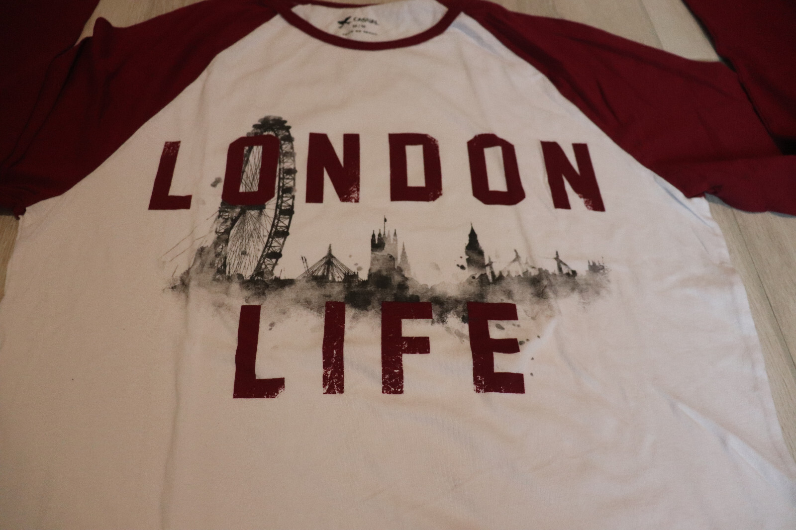 Cia Hering Men's T Shirt London Life Casual Long Sleeve Size Medium gallery