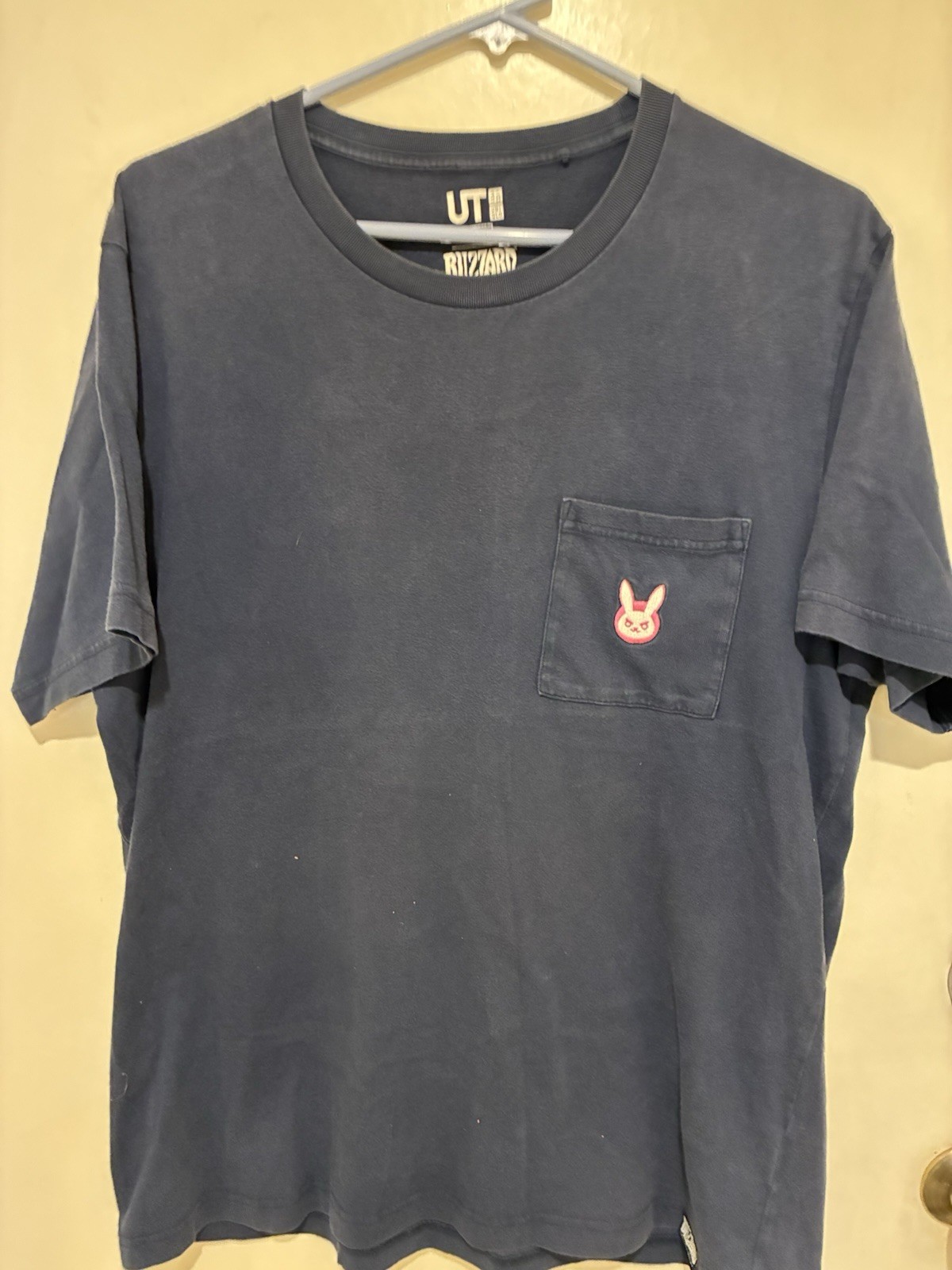 Uniqlo UT x Blizzard Overwatch D.Va Bunny Pocket Navy Blue T-Shirt LARGE gallery
