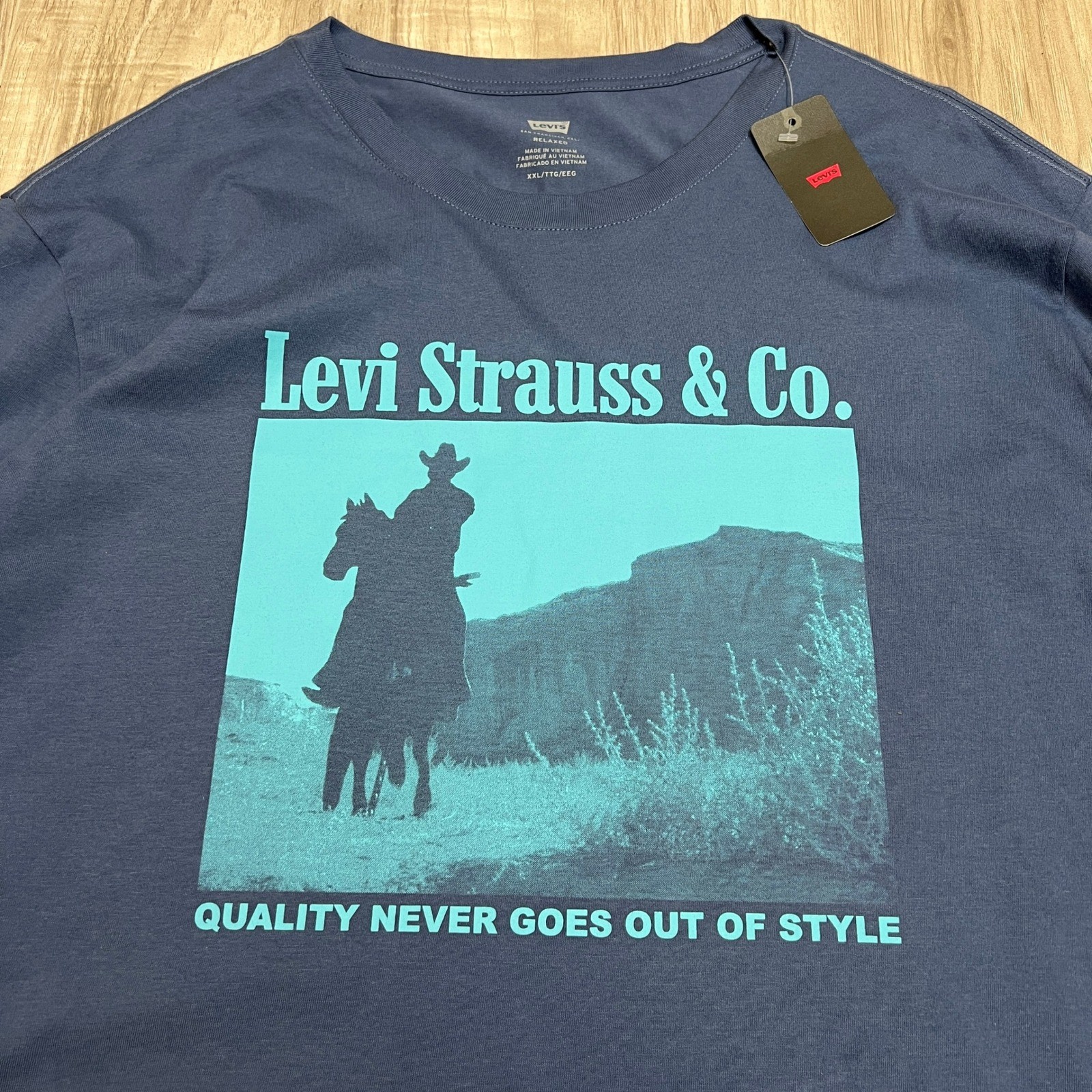 Levi's Men's Size 2XL Long Sleeve Tee Blue Western Graphic Cowboy Mesa Relaxed gallery