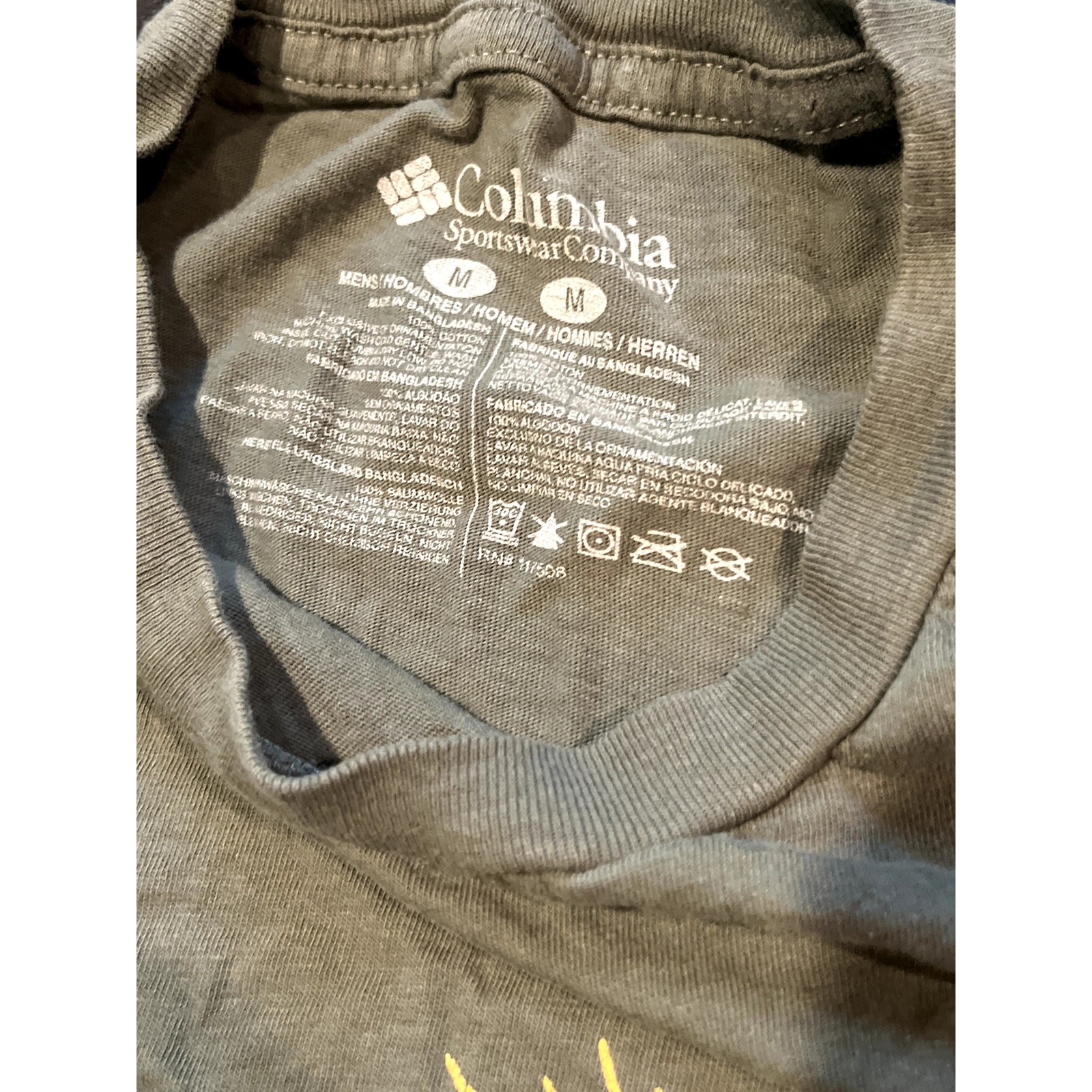 Columbia Green Shirt Medium Hiking Camping Outdoor Tee Casual Graphic Logo gallery