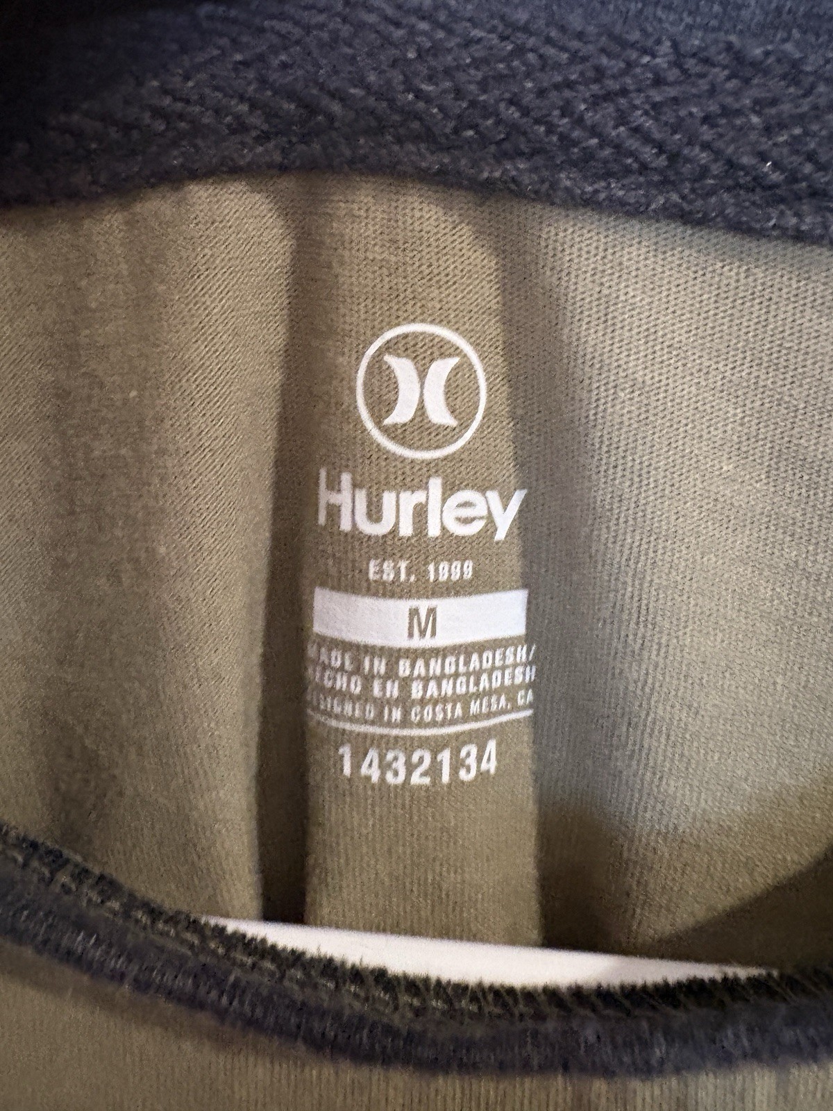 Hurley Men’s Regular Size M Colorblock Crew Neck Long Sleeve Knit T-Shirt gallery
