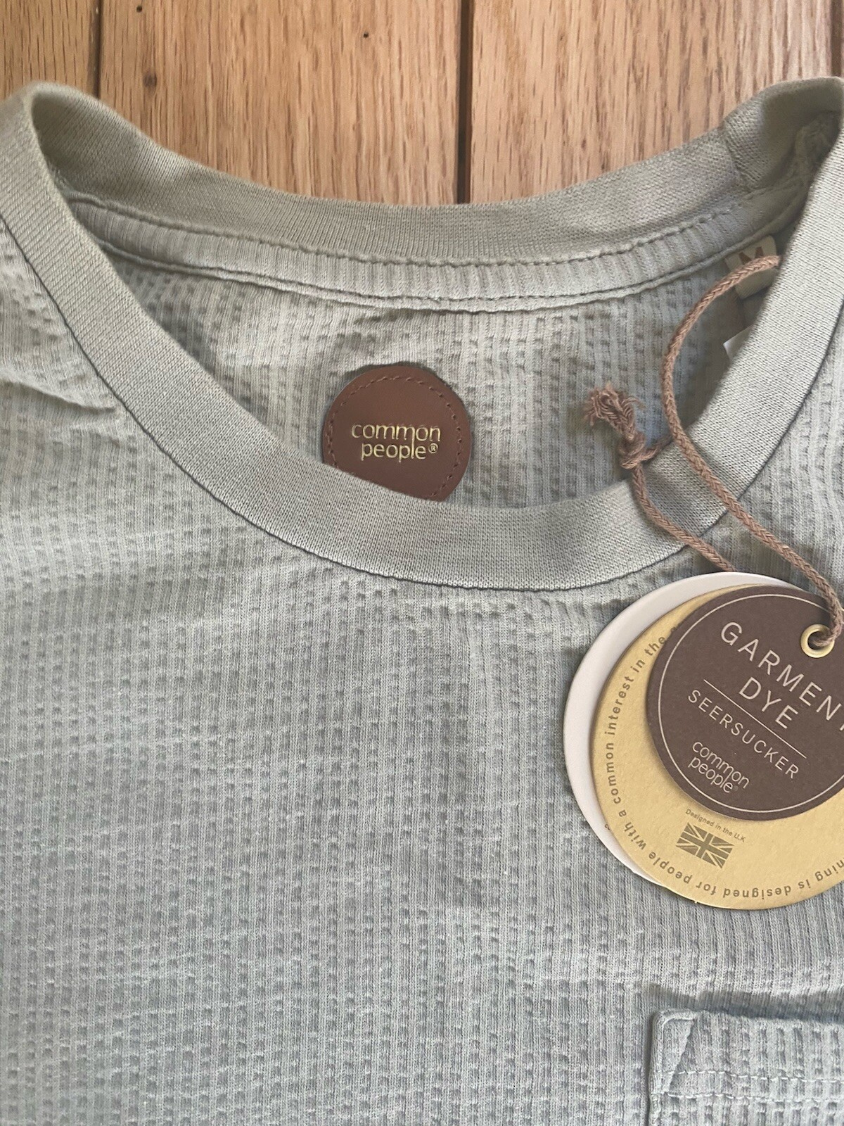 Common People men’s Medium T-shirt short sleeve seersucker gallery