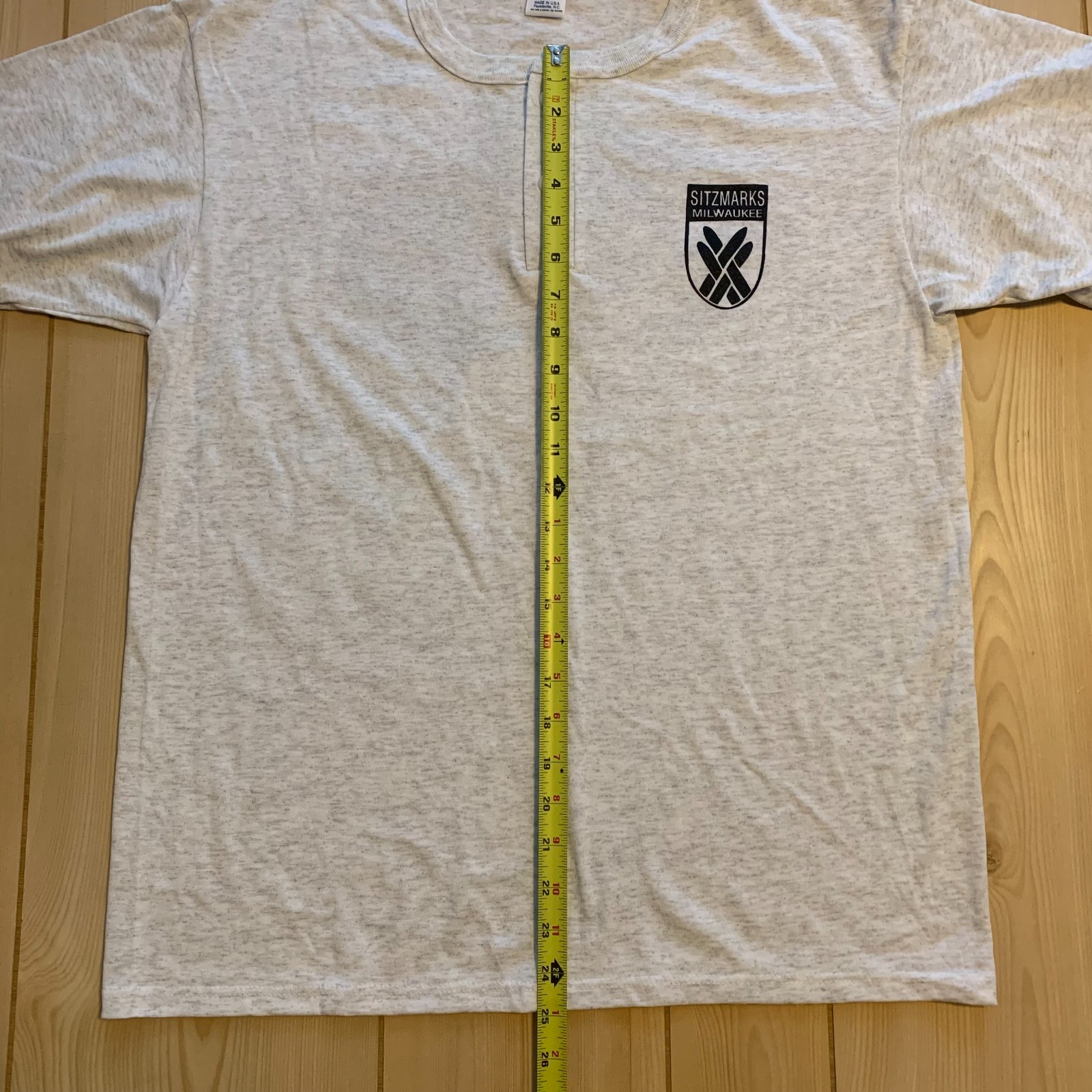Vintage Sitzmarks Milwaukee WI Bunker's Island Pub & Eatery Soffe T-Shirt Size L gallery