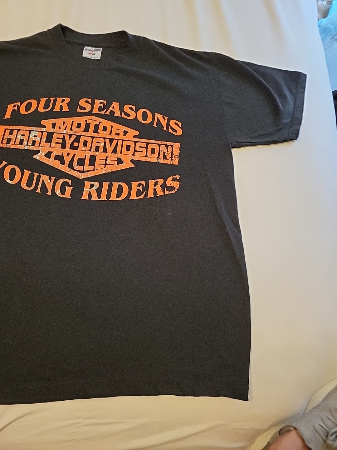 Harley Davidson Tee Shirt Men's Size L Four Seasons Young Riders gallery