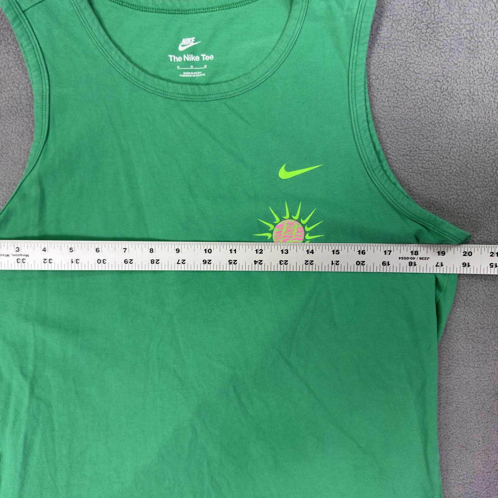 Nike Shirt Mens Medium Green Graphic Print Tank Top Tee Crew Neck Pull Over gallery