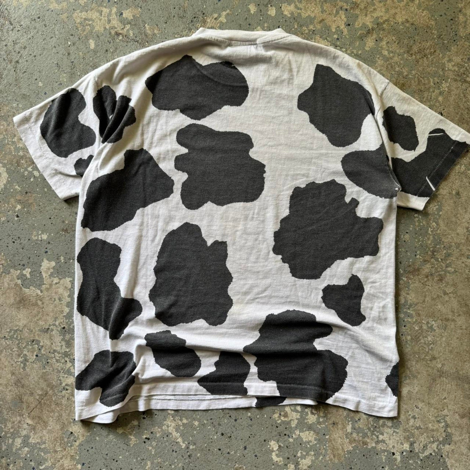 Vintage Marlin Tease Cow All-Over Print T-Shirt Men’s Large Graphic Tee gallery
