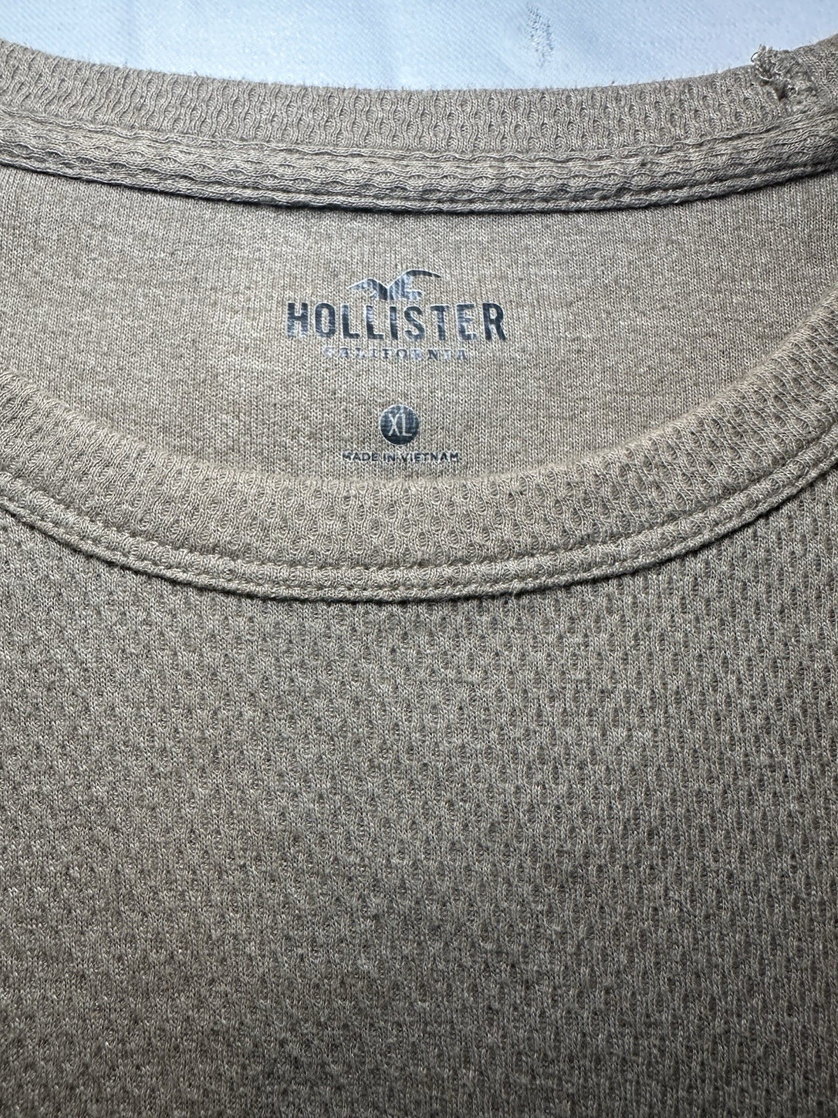 Hollister Waffle Knit Thermal Shirt XL Taupe Long Sleeve Logo Y2K Casual gallery