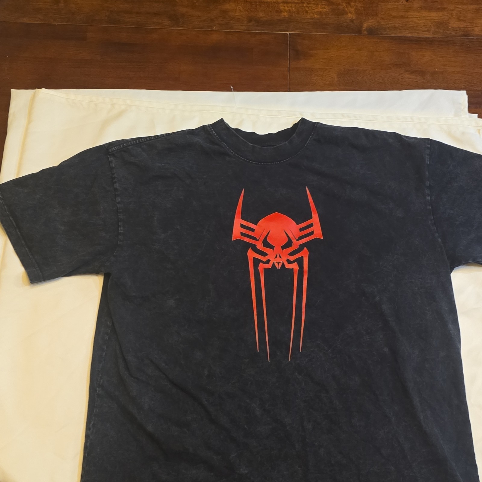 Men's XL Spider-Man Marvel Black/Red Double-Sided Graphic Crew Neck T-Shirt gallery