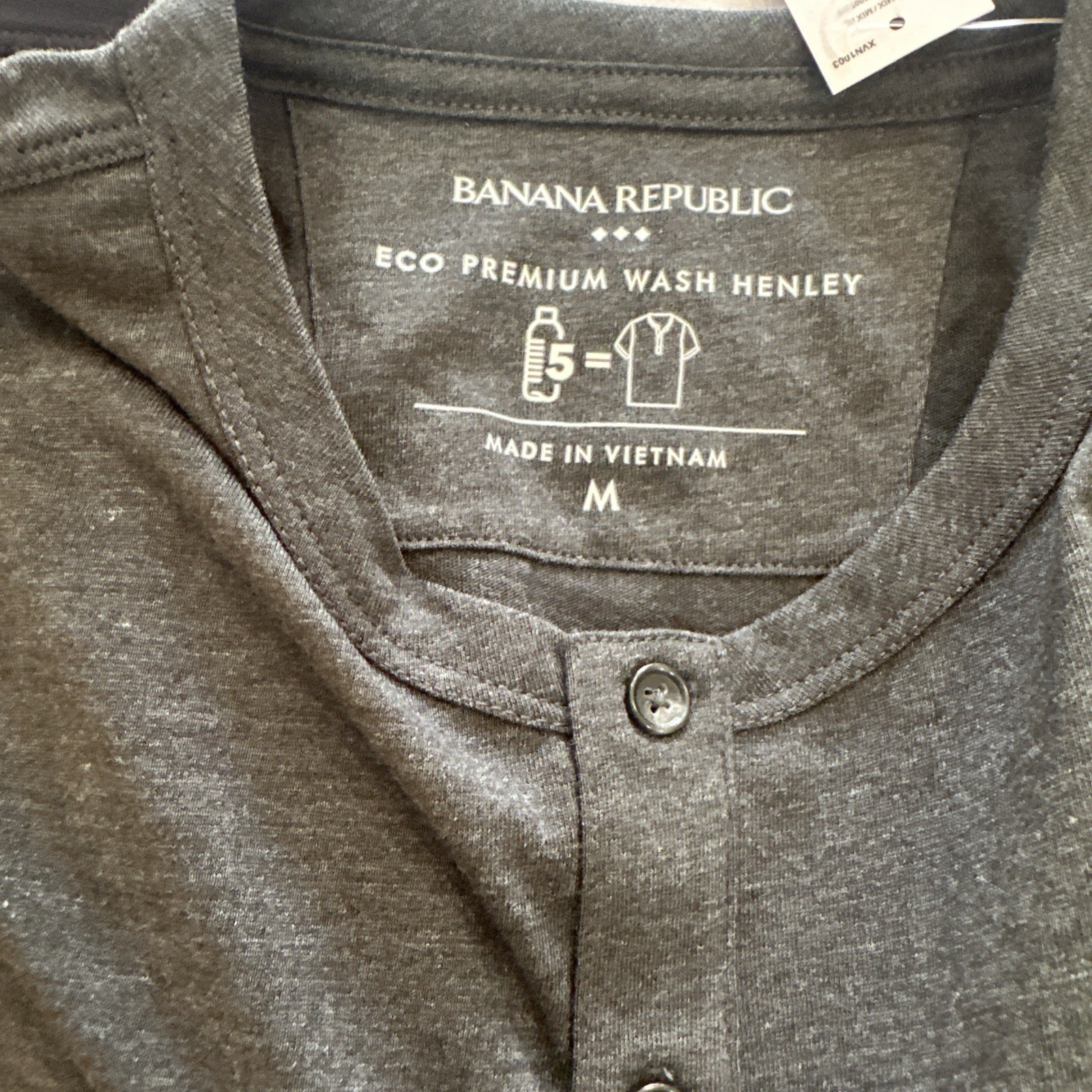 (2) Banana Republic Men Sz M Prem. Wash Henley Short Sleeve Black & Grey T-Shirt gallery