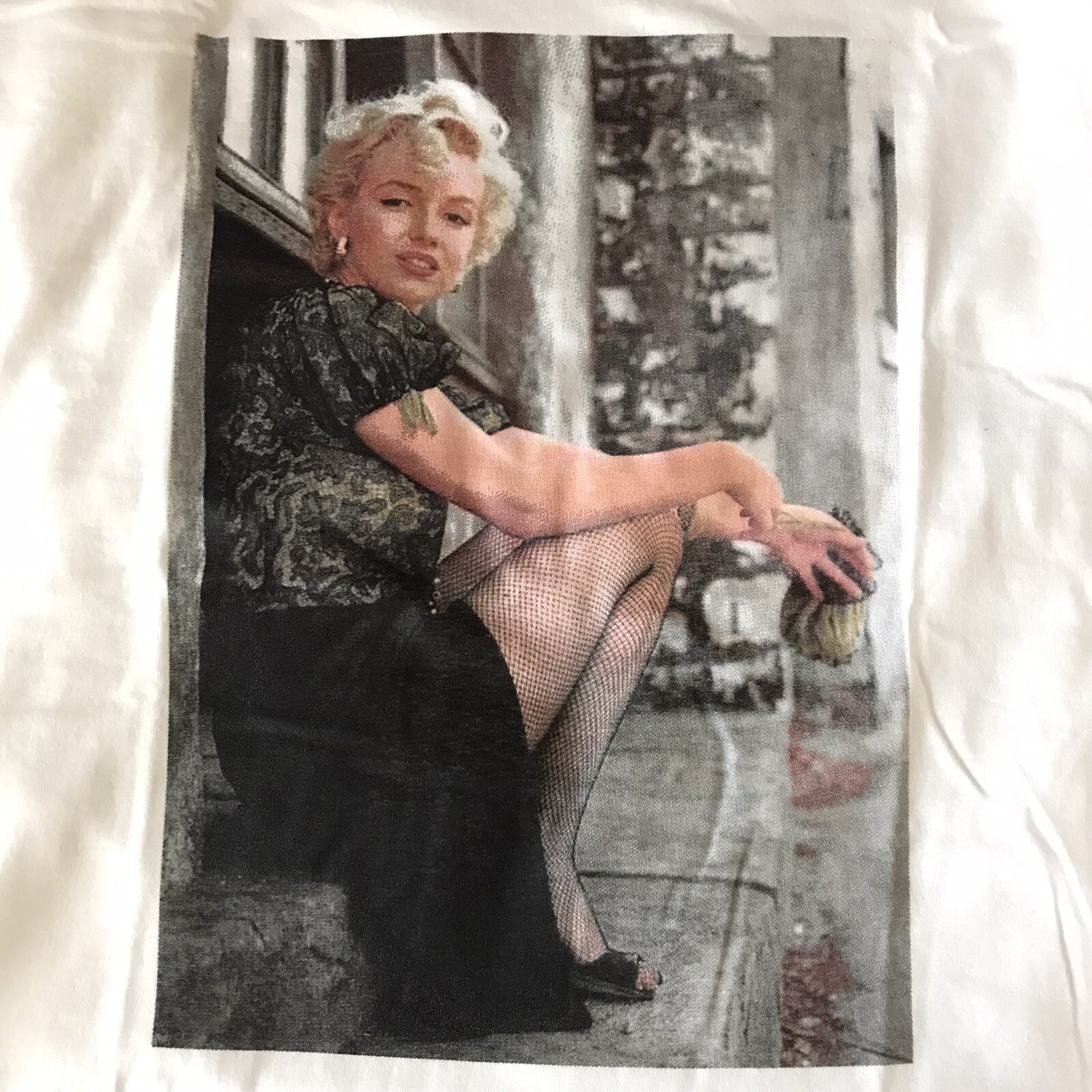 Marylyn Monroe Tee Shirt Size Large White Cotton SilkScreen Printed Front Image