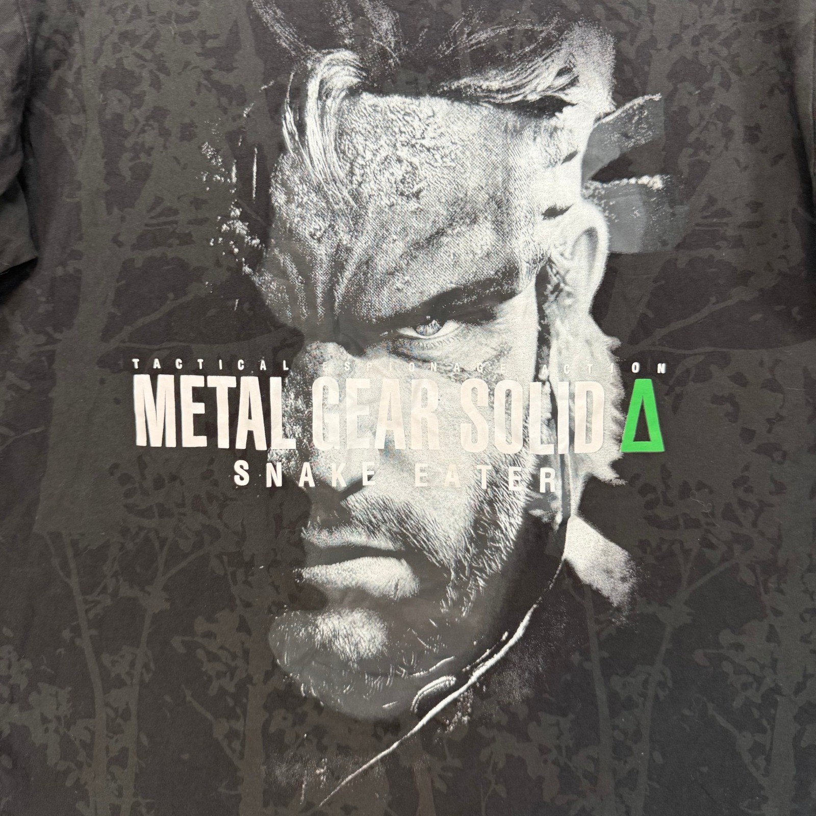 Black Metal Gear Solid Geeknet Tshirt Men Large Black Solid Snake Eater Gamer gallery