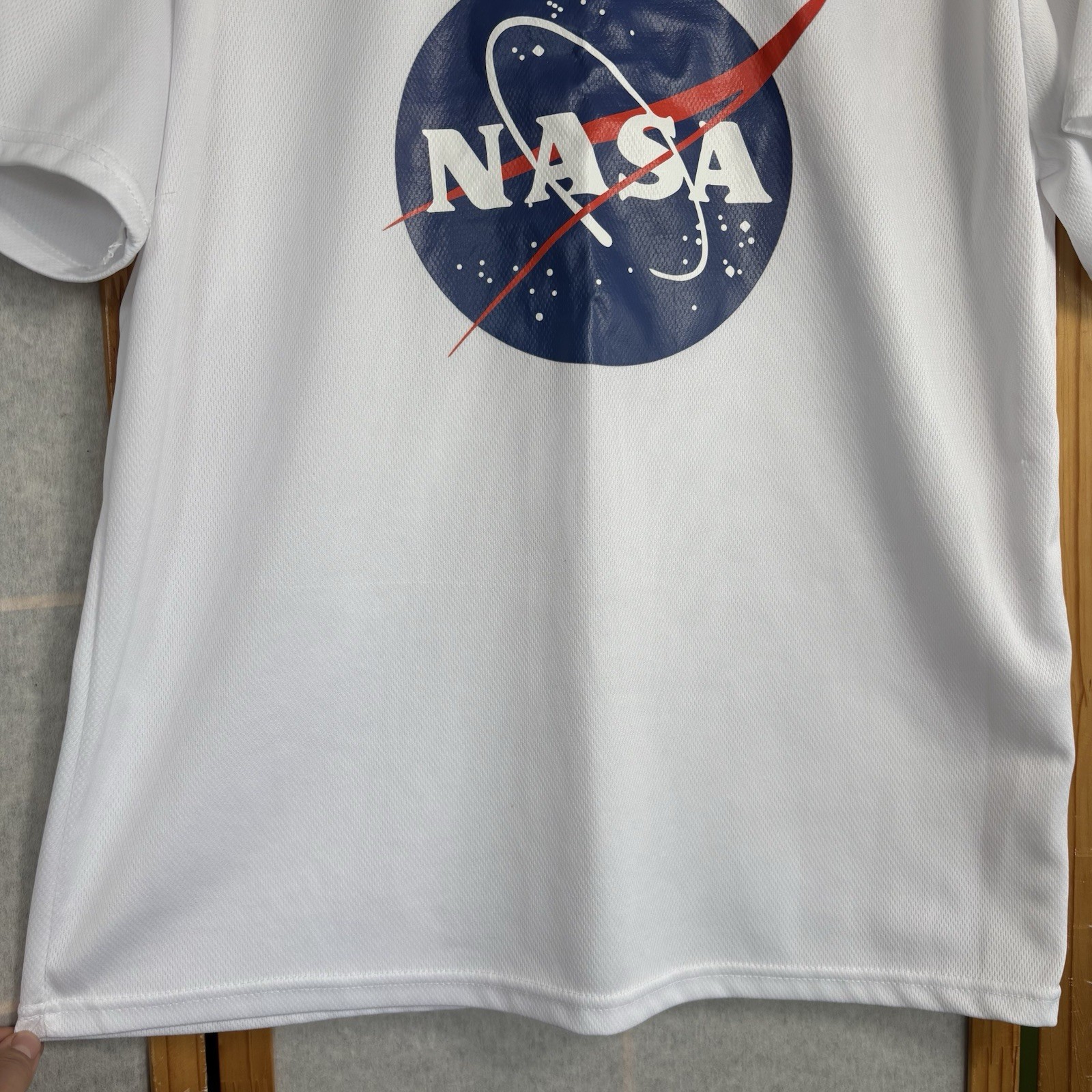 NASA T-shirt Mens Size Large White Space Circle Logo Woof Machi Jersey Retro gallery
