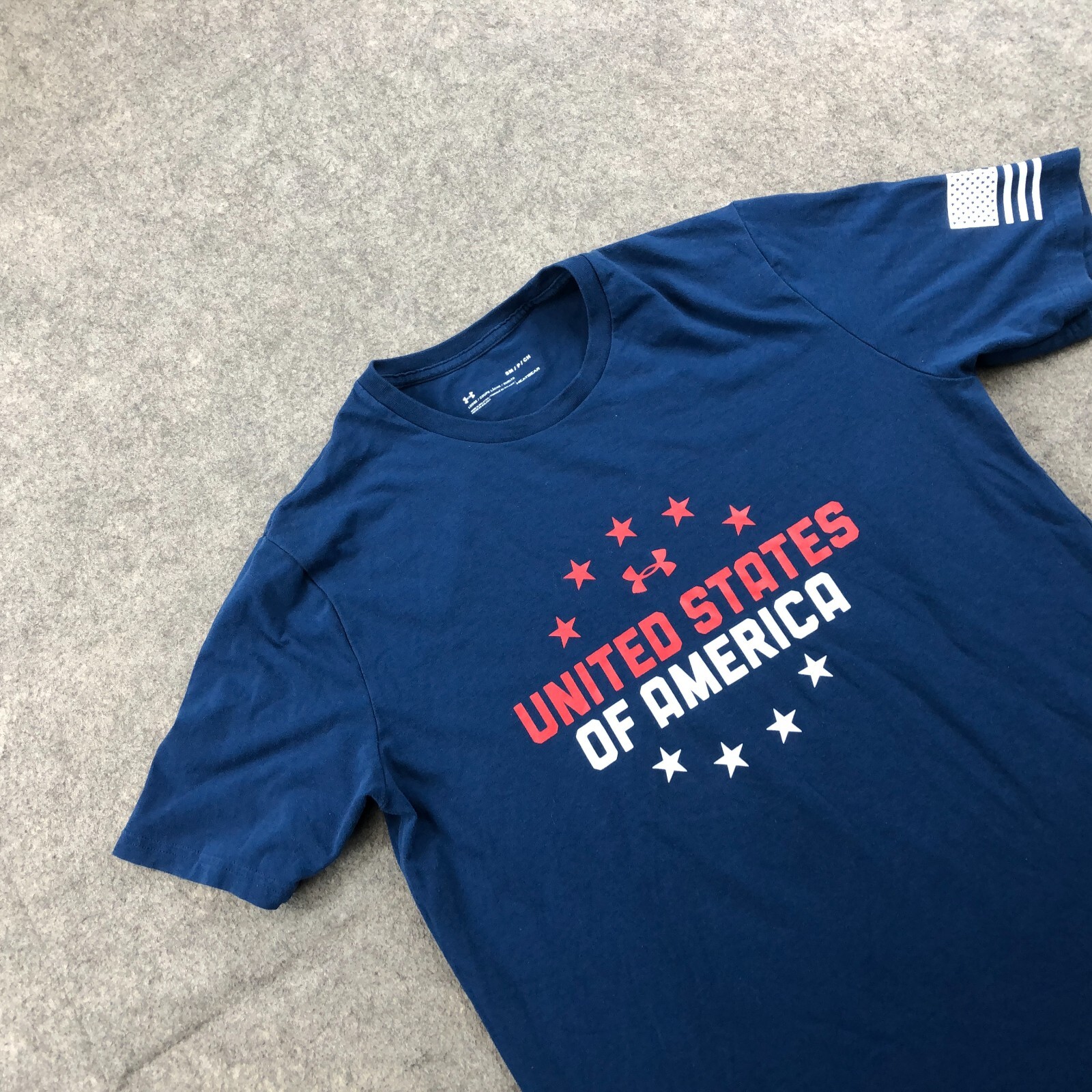 Under Armour Shirt Small Blue United States Of America Spell Out HeatGear Loose gallery