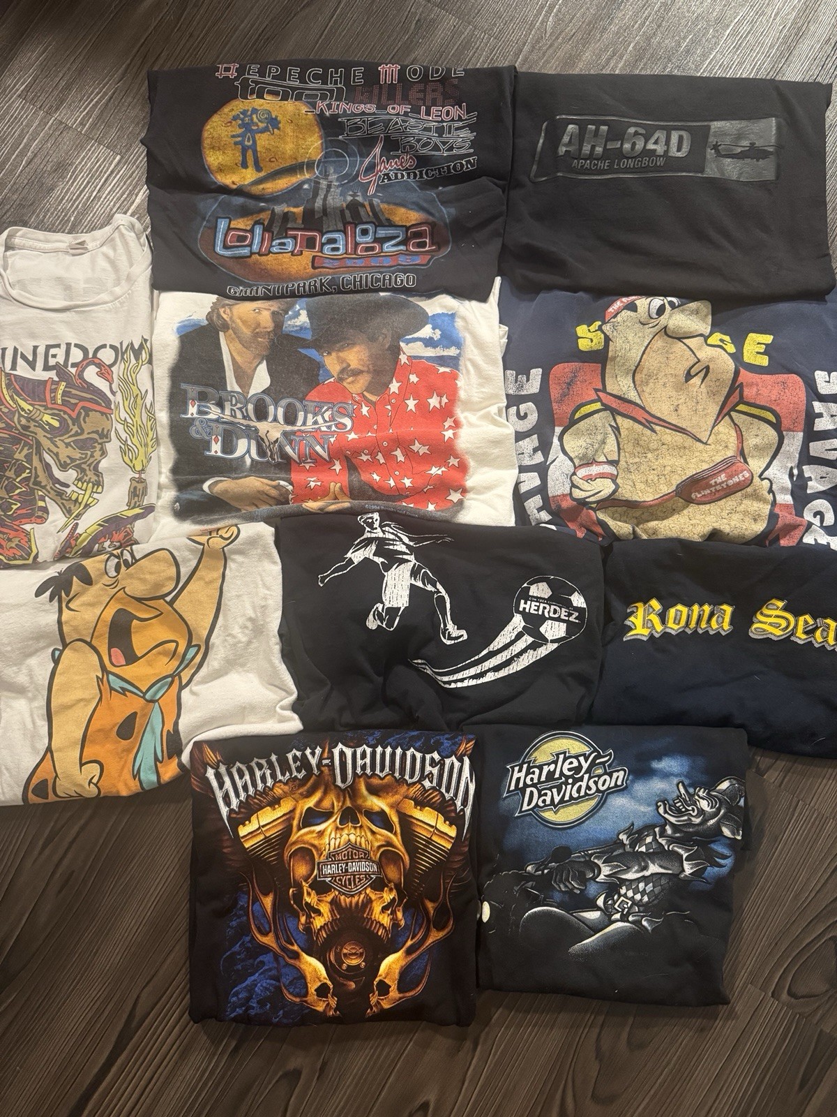 Random 20 for $180 Vintage/Modern Graphic TShirt Bundle! Message your size! gallery