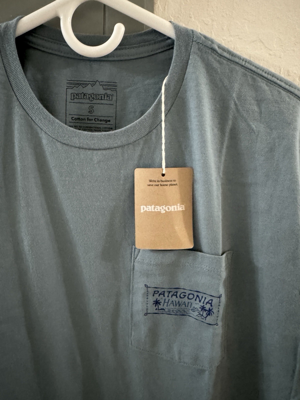 Patagonia M's Malama 'Aina Pocket T-Shirt - Hawaii 37852 Color: BLSG Size: S New gallery