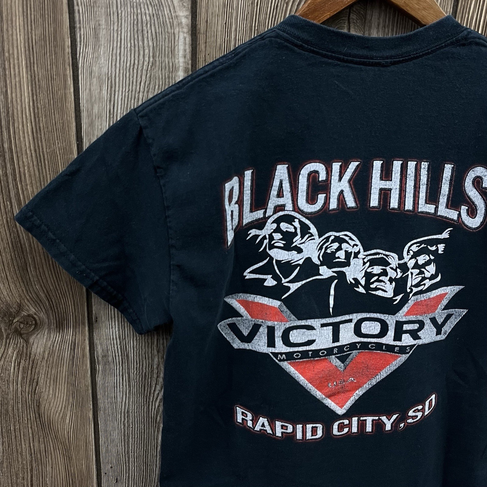 Victory Motorcycles V-Twin Power South Dakota Graphic Tee Shirt Black Mens Small gallery
