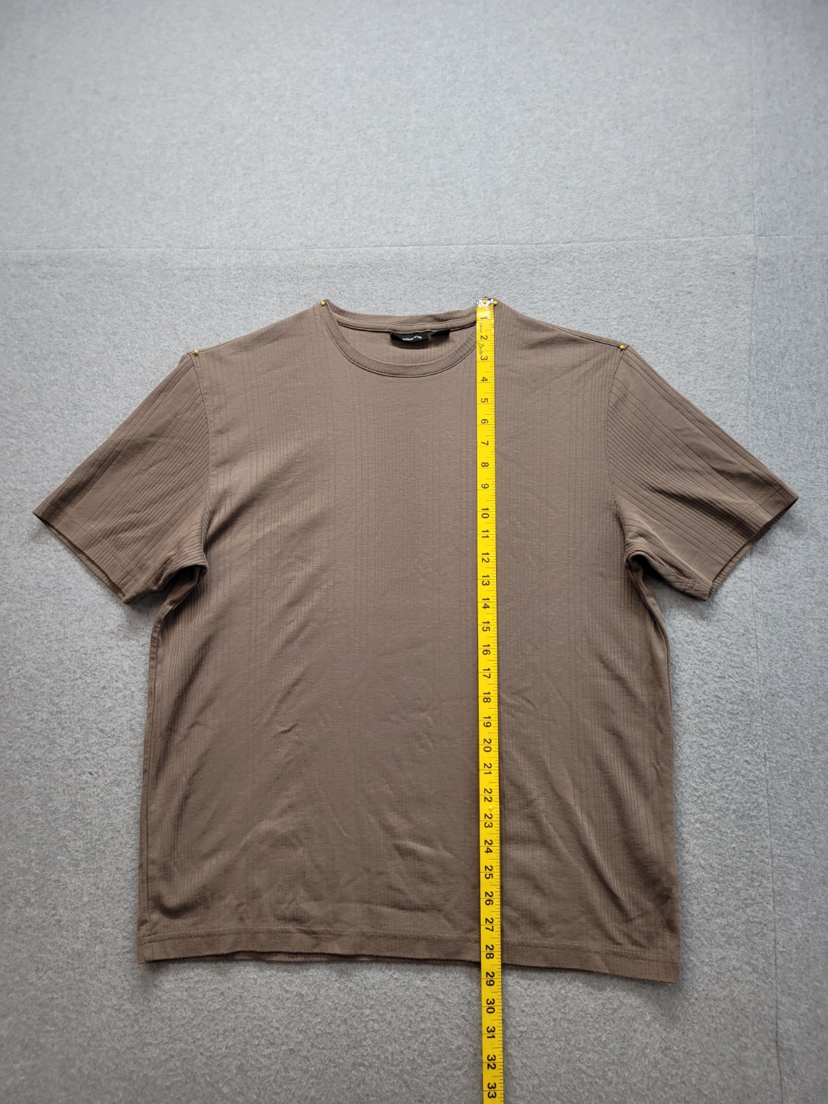 Clairborne Men Shirt XL Brown Crew Neck Short Sleeve Flat Front Casual Tee gallery