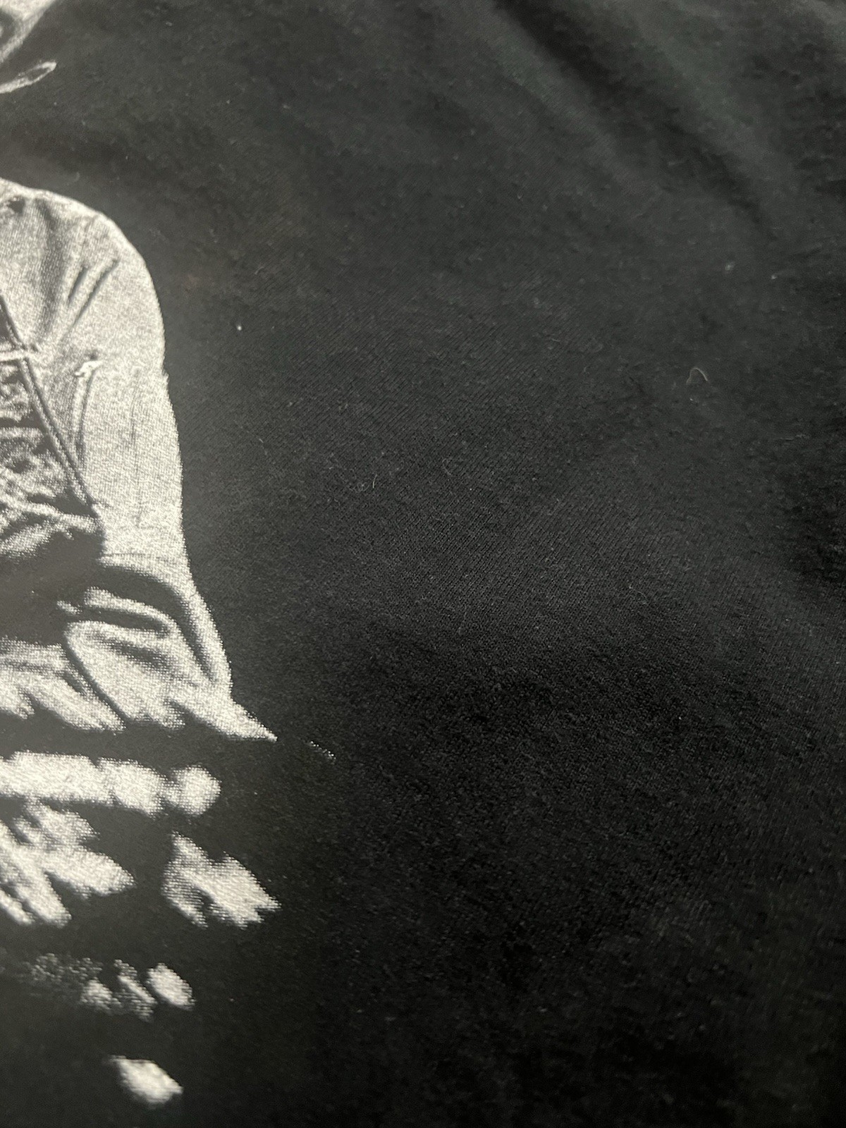 Johnny Cash black cotton has 2 small stains as shown on 4th slide t-shirt Size L gallery