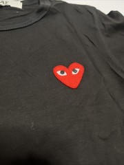 COMME des GARCONS PLAY Heart Embroidered Logo Graphic Men’s T Shirt Size Small