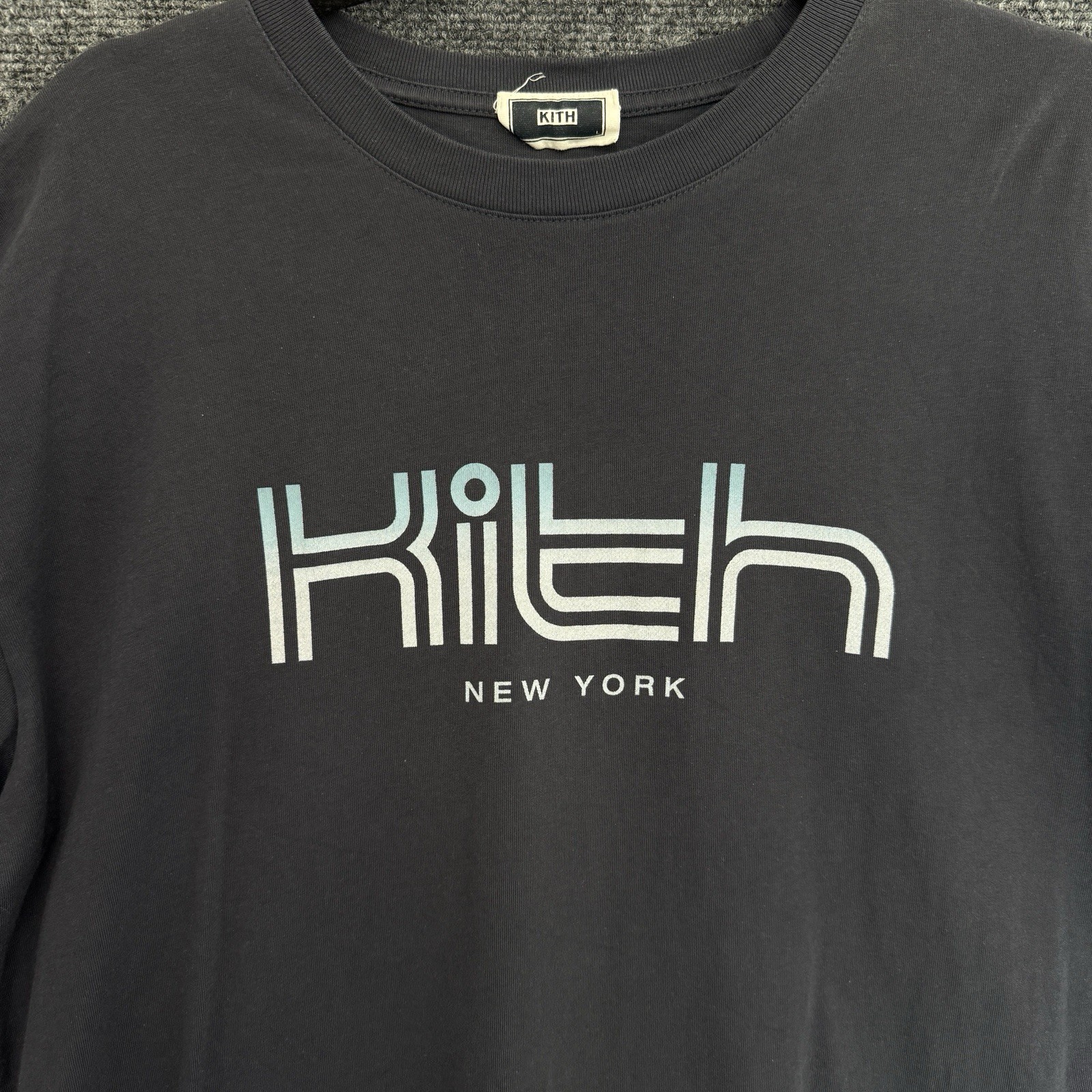 Kith New York Logo T-Shirt Dark Grey Graphic Tee Mens Large gallery