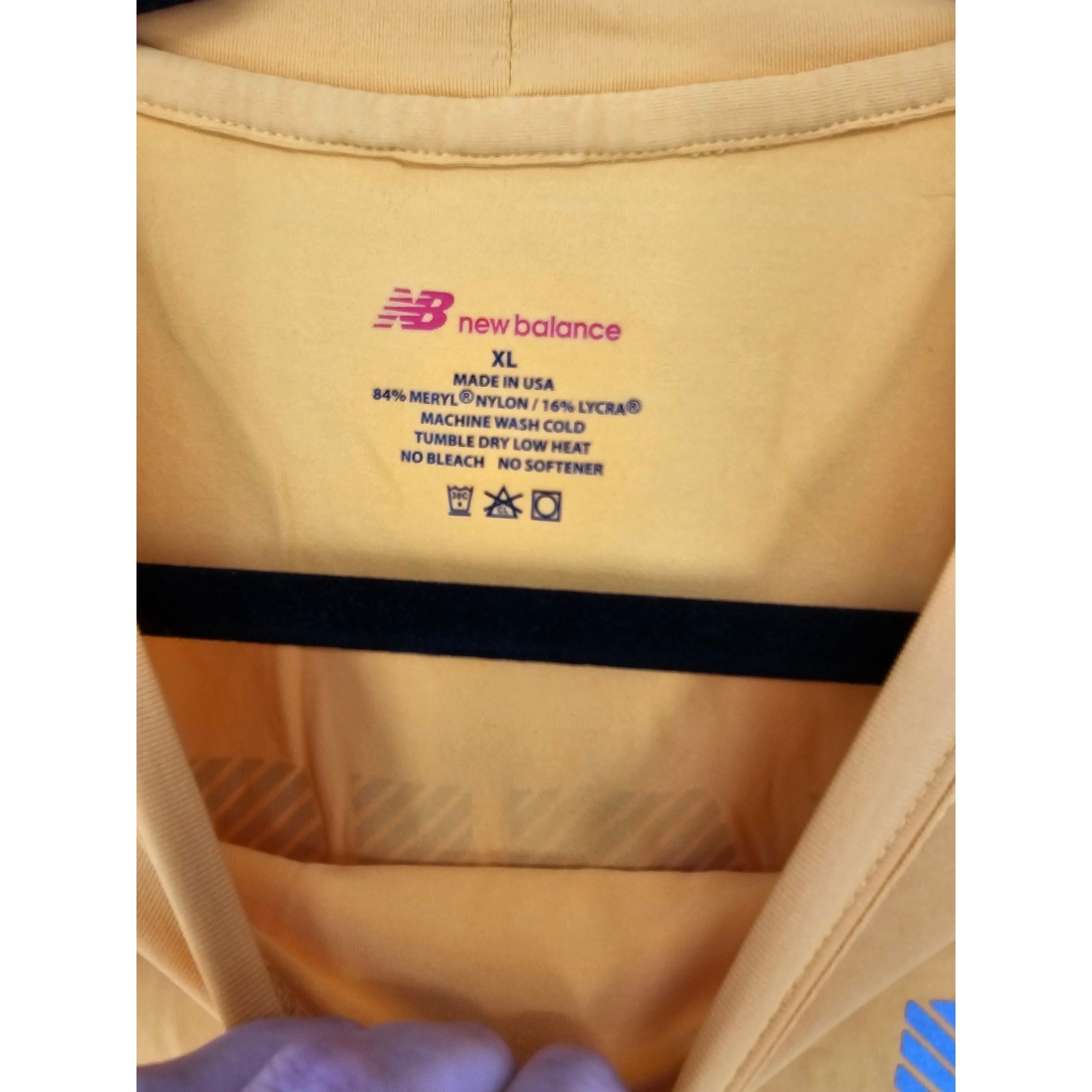 New Balance Men's Yellow Meryl Nylon Blend Navy Long Sleeve T-Shirt Size XL gallery