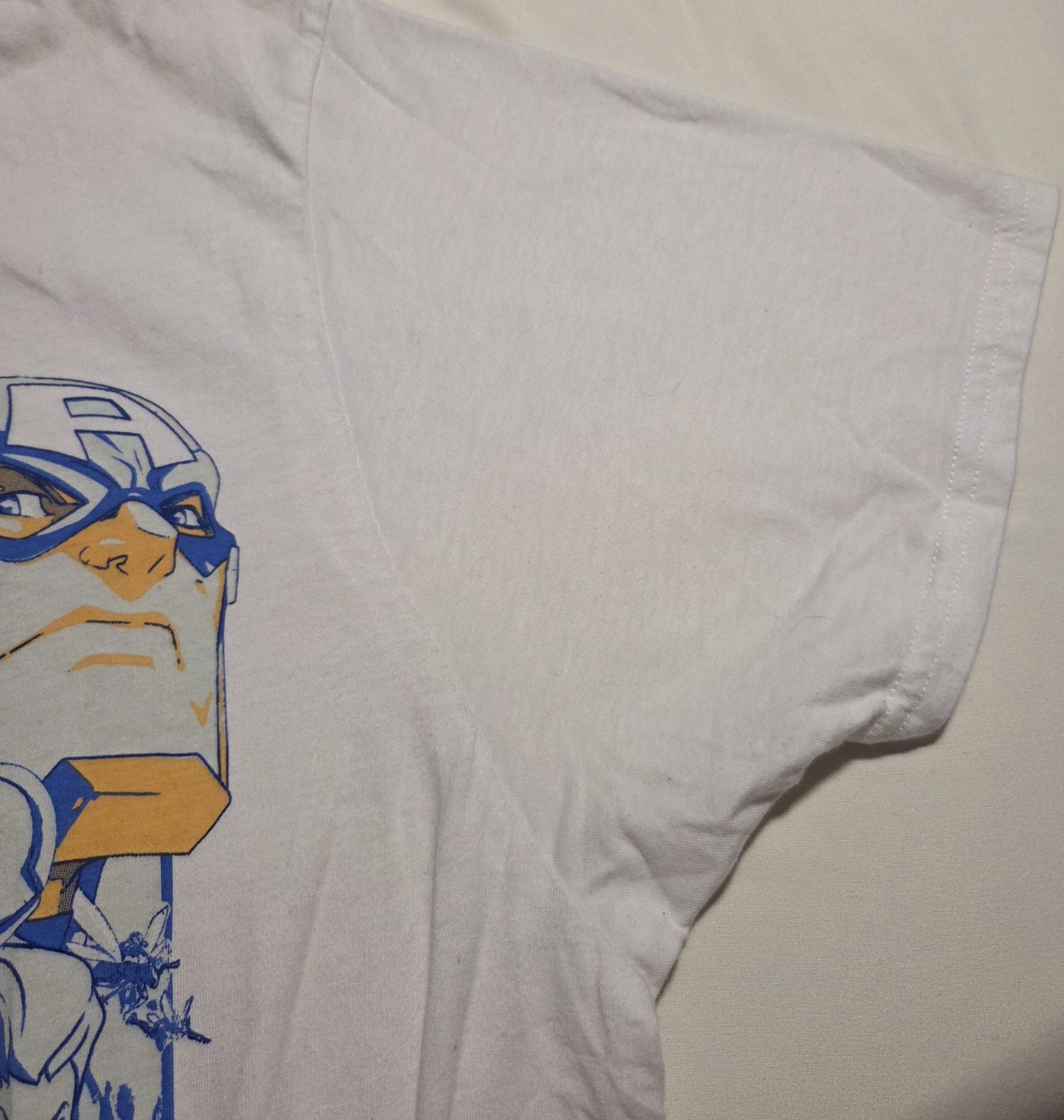 Marvel Comics T Shirt Size 2XL Wolverine Iron Man Hulk Captain America Avengers gallery