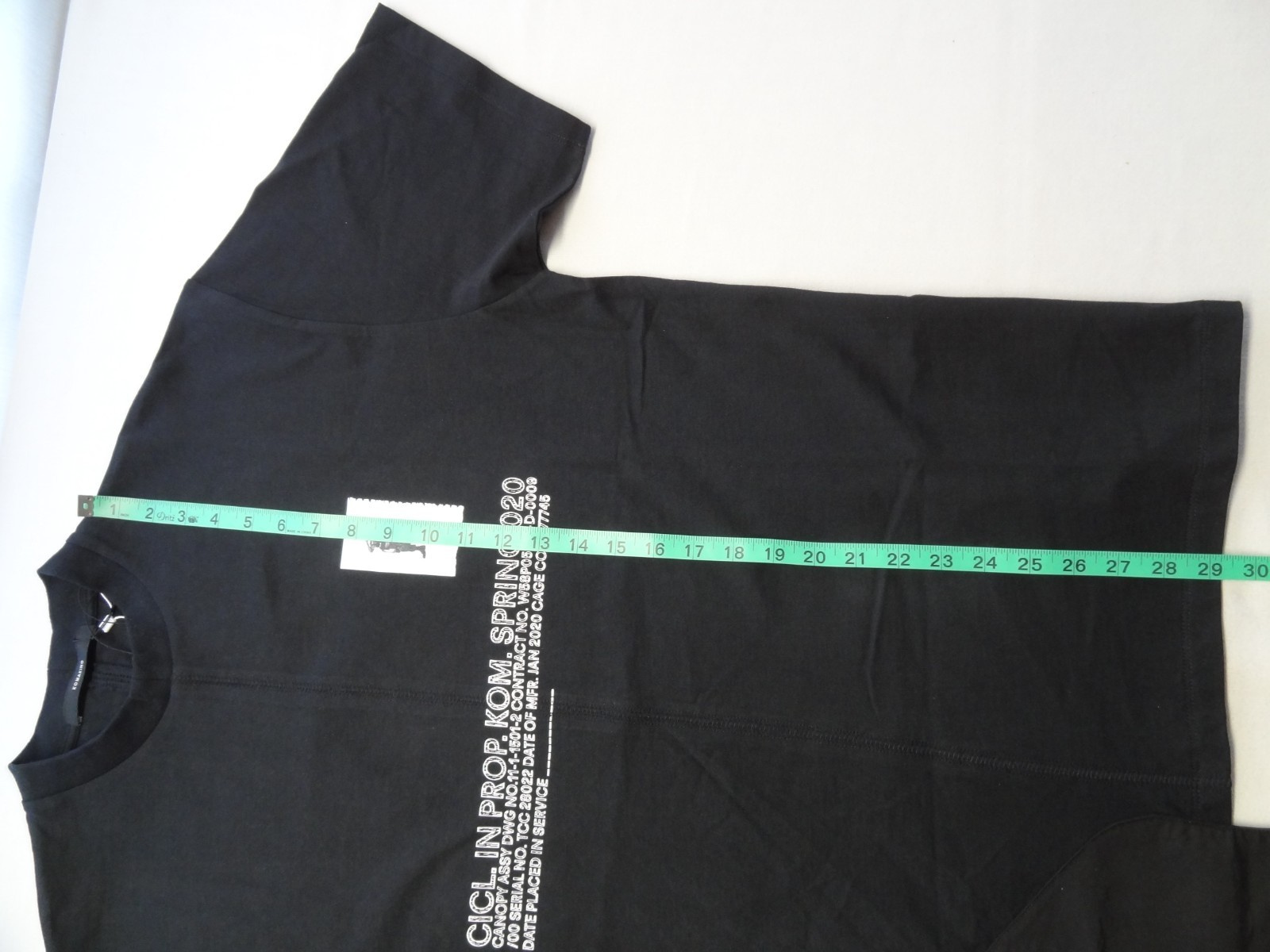 NWT Komakino M Utility Side Zip Pocket Black Short Sleeve Tee T-Shirt Designer gallery
